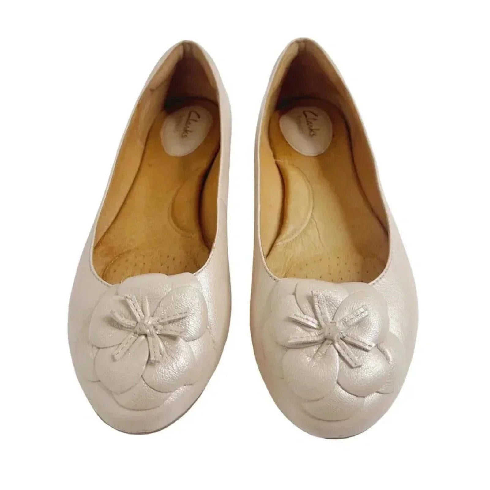 Clarks Women's Aldea Palm Champagne Leather Flower Ballet Flats Size 1 by Hot Girl Secondhand