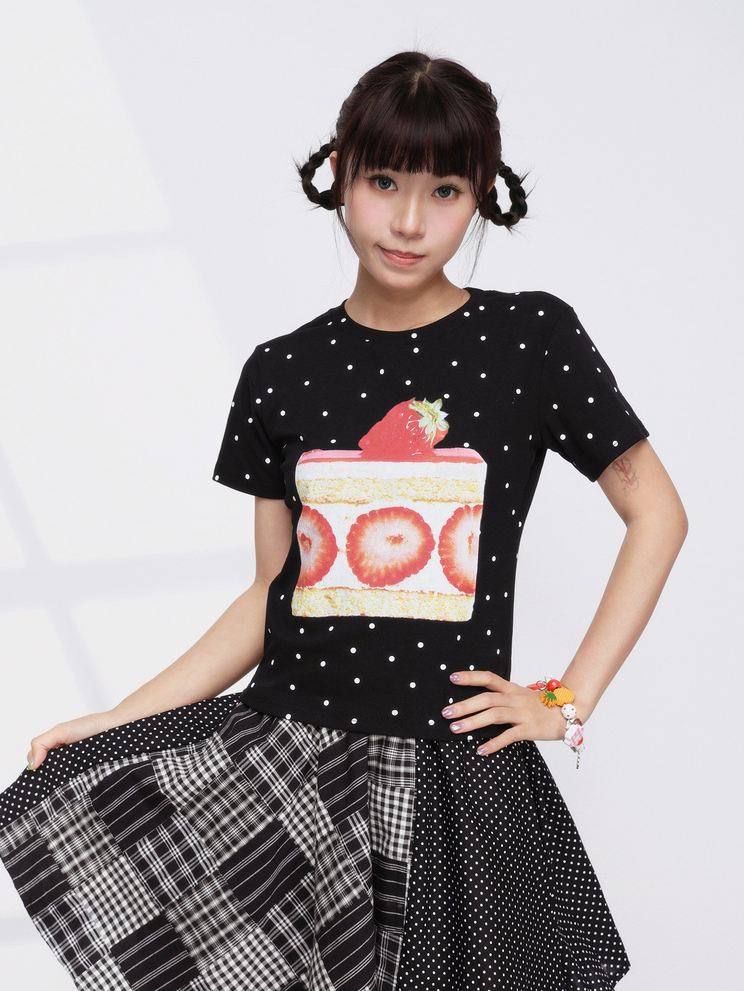 Black Strawberry Print Baby Tee Y2K - FRUITS by Land Decora