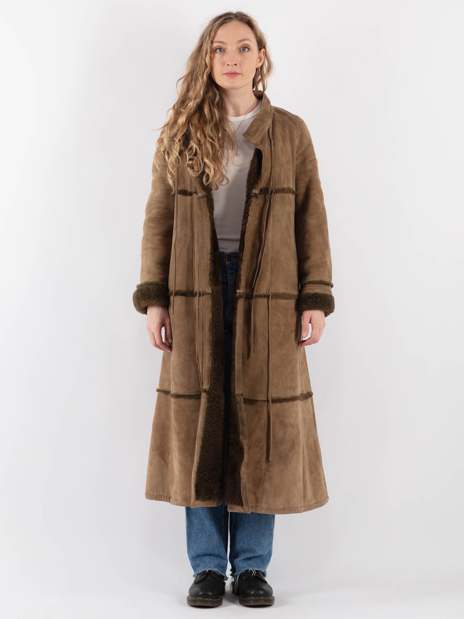 Vintage 80's Women Sheepskin Coat in Beige by Northern Grip