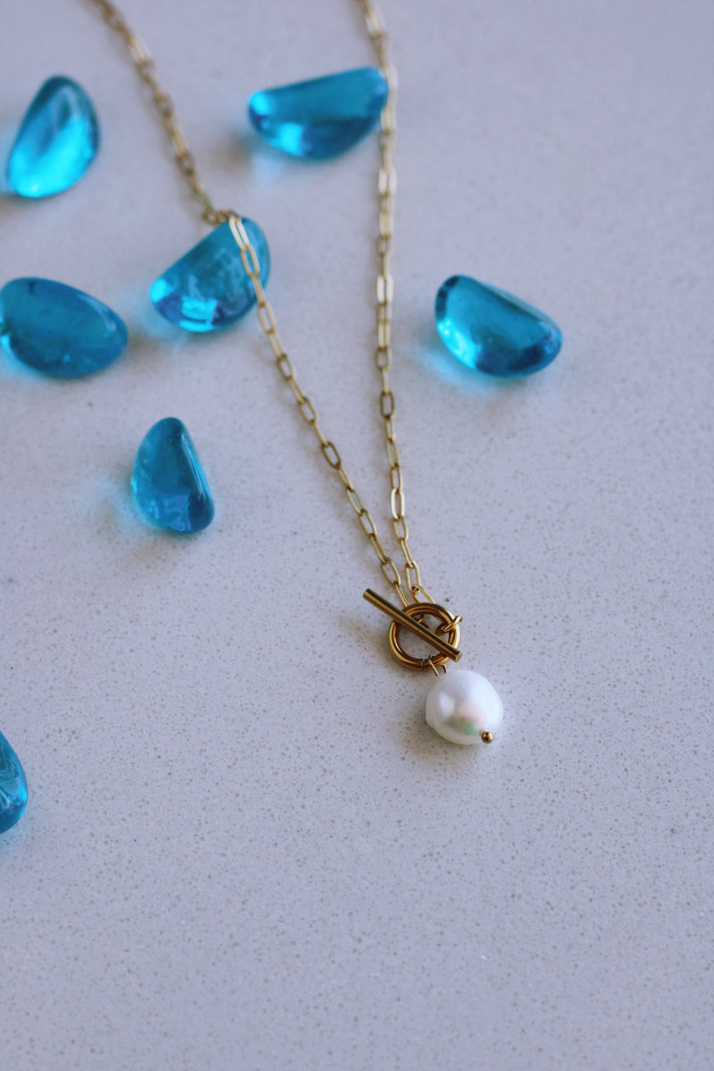 BAROQUE PEARL PENDANT NECKLACE (WATERPROOF & 18K GOLD PLATED) by RAËLIV