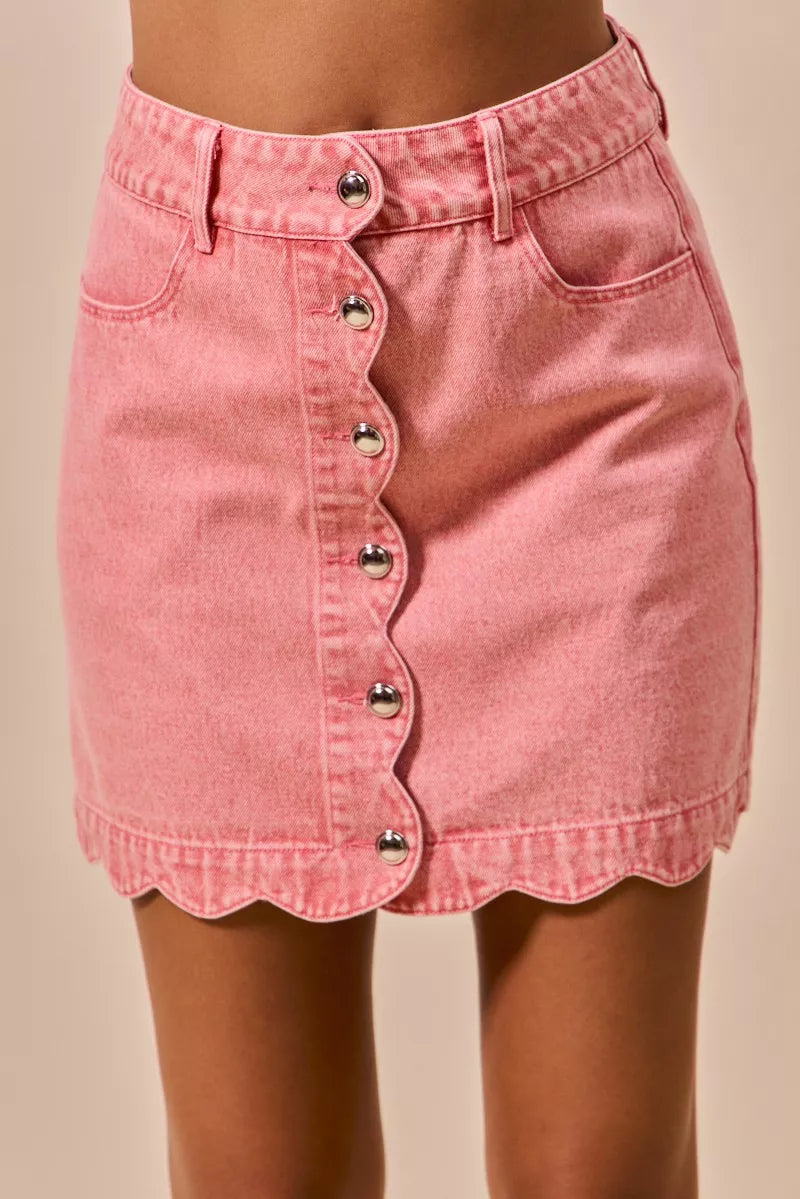 SO ME VINTAGE WASH SCALLOP EDGE DENIM MINI SKIRT by RAËLIV