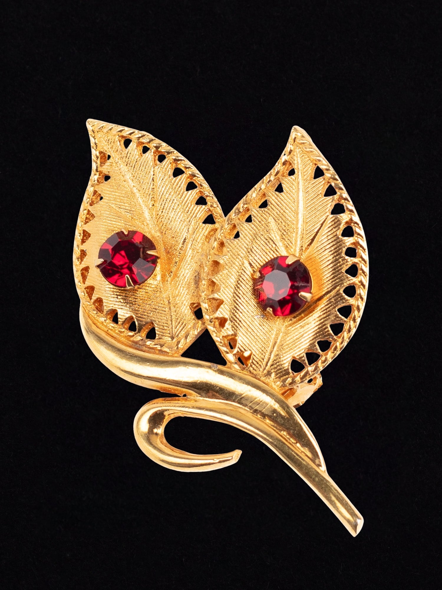 Vintage 80s Celebrity Gold-Tone Leaf Brooch with Red Rhinestones by Northern Grip