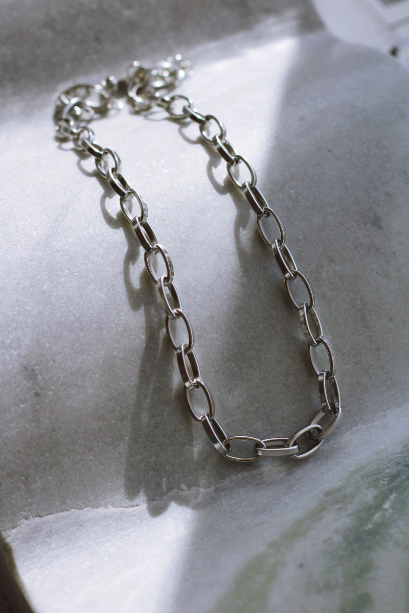 XL PAPERCLIP NECKLACE WHITE GOLD (WATERPROOF & 18K WHITE GOLD PLATED) by RAËLIV