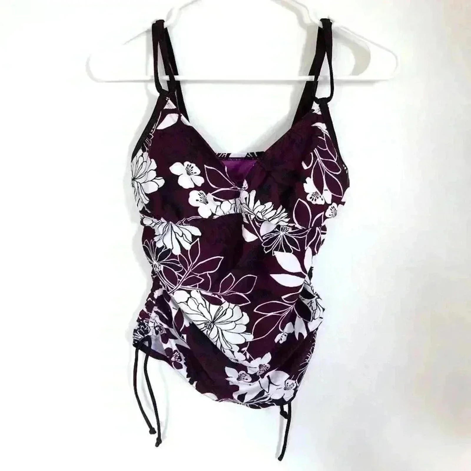 Athleta Purple Floral Ruched Tankini / Bikini Top by Hot Girl Secondhand