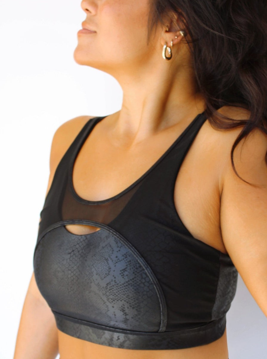 YONCÉ PRINT MESH SPORTS BRA IN BLACK by RAËLIV