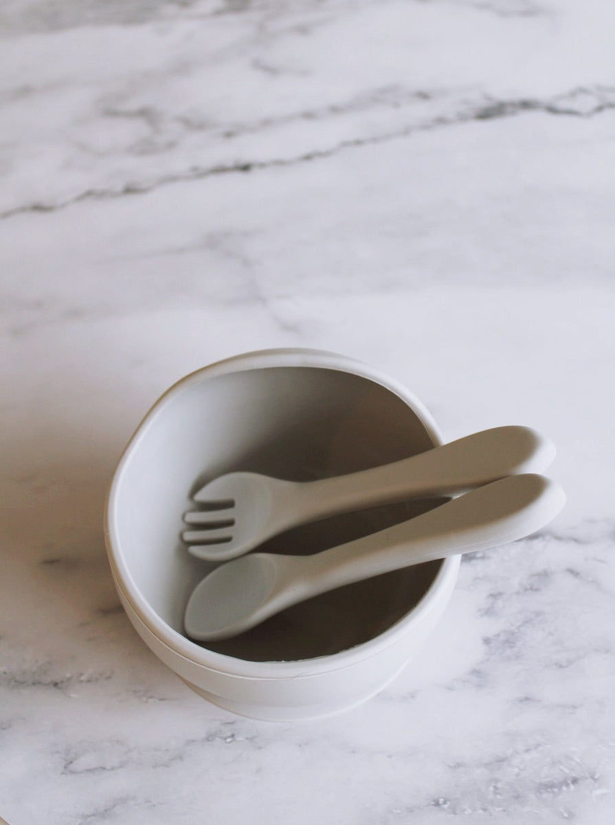 KIDS SILICONE SUCTION BOWL & UTENSILS IN GREY by RAËLIV
