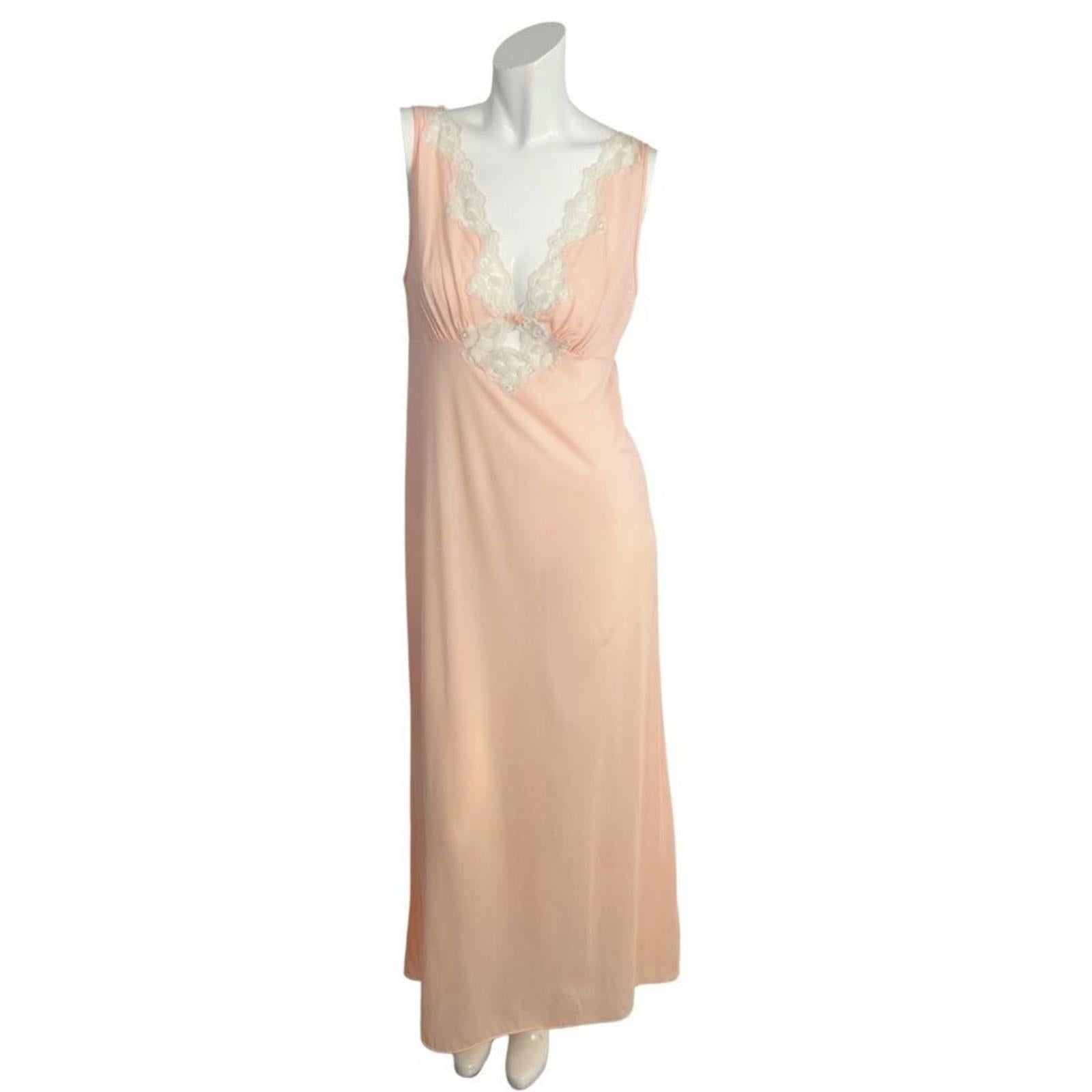 Vintage 1970s Kayser Peachy Pink Cream Lace Maxi Night Gown Women's Si by Hot Girl Secondhand