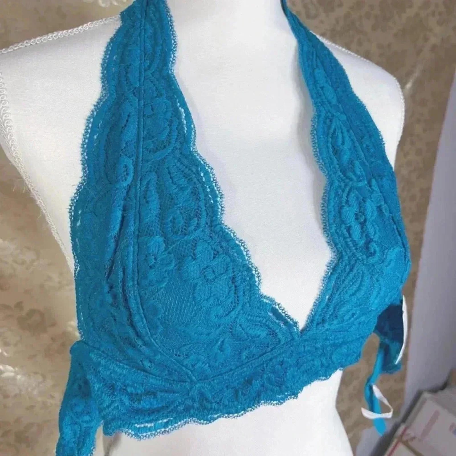 NWT Out From Under Urban Outfitters Blue Lace Halter Bralette Size M by Hot Girl Secondhand