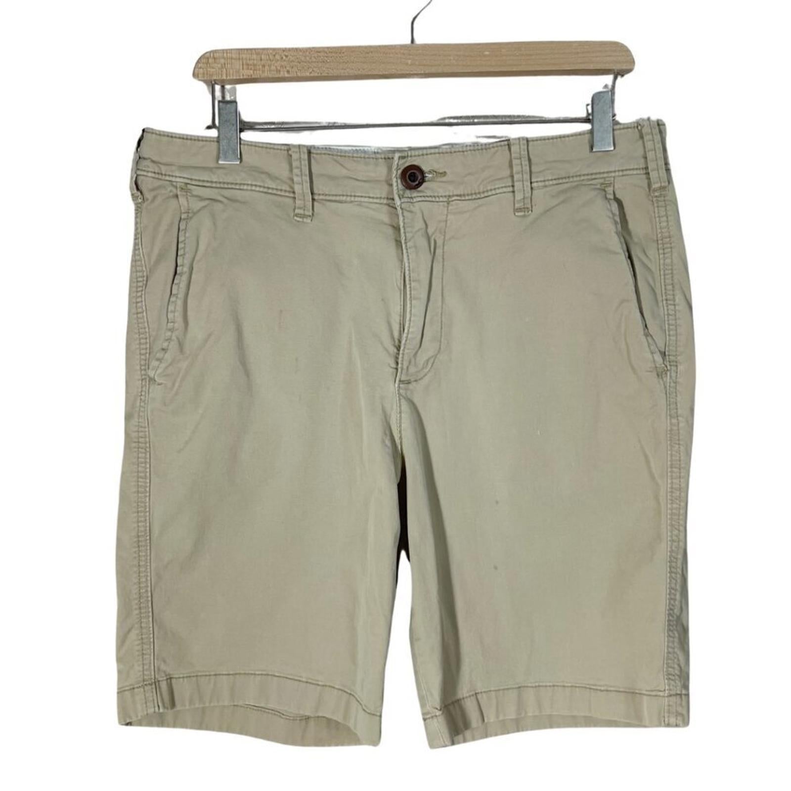 Hollister Classic Fit Khaki Tan Shorts Men's Size 32 by Hot Girl Secondhand