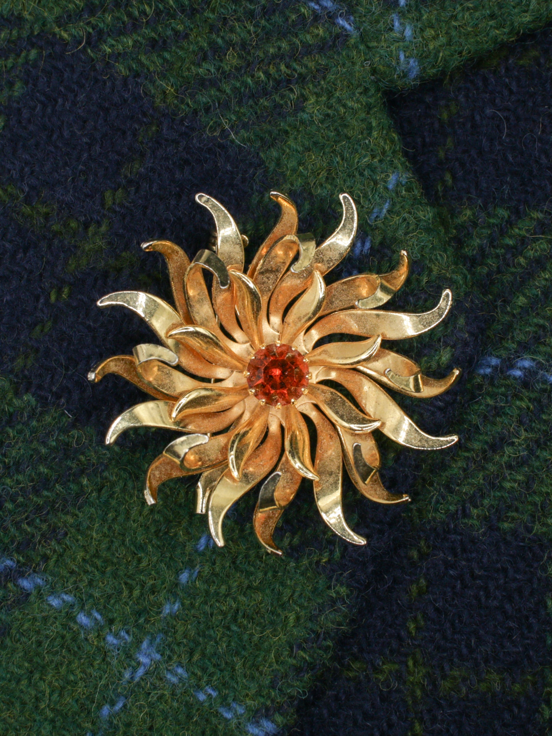 Vintage 60's Sunburst Flower Brooch in Gold by Northern Grip