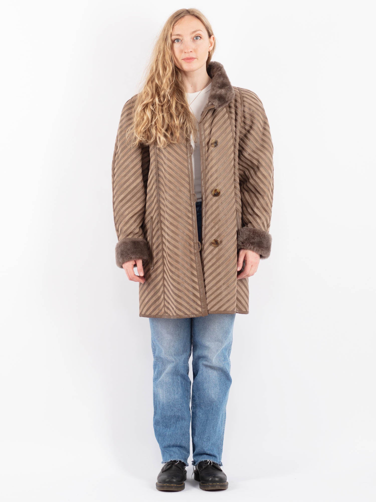 Vintage 80's Women Sheepskin Coat in Beige by Northern Grip
