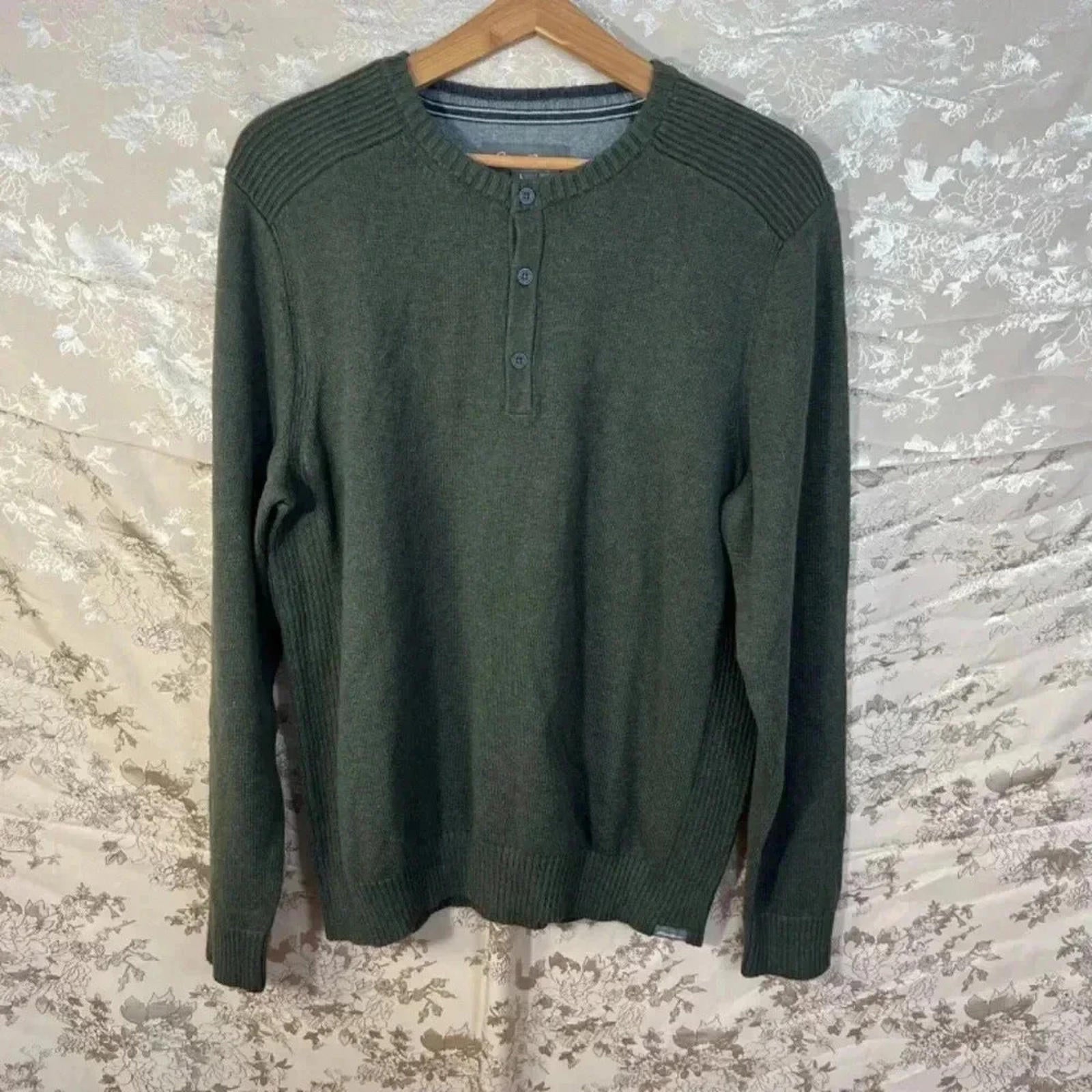 Eddie Bauer Men's Green Crewneck Sweater Knit Size L by Hot Girl Secondhand