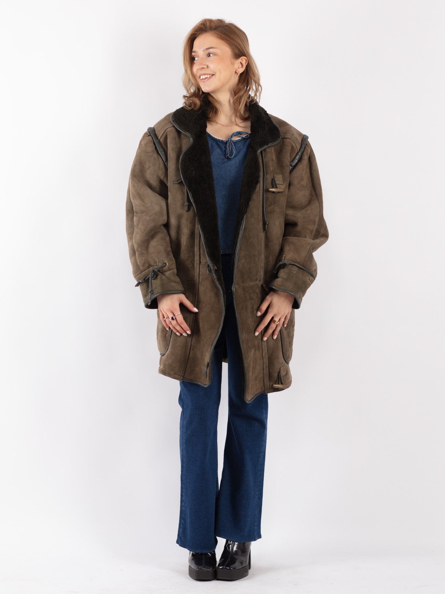 Vintage 80's Women Sheepskin Coat in Green by Northern Grip