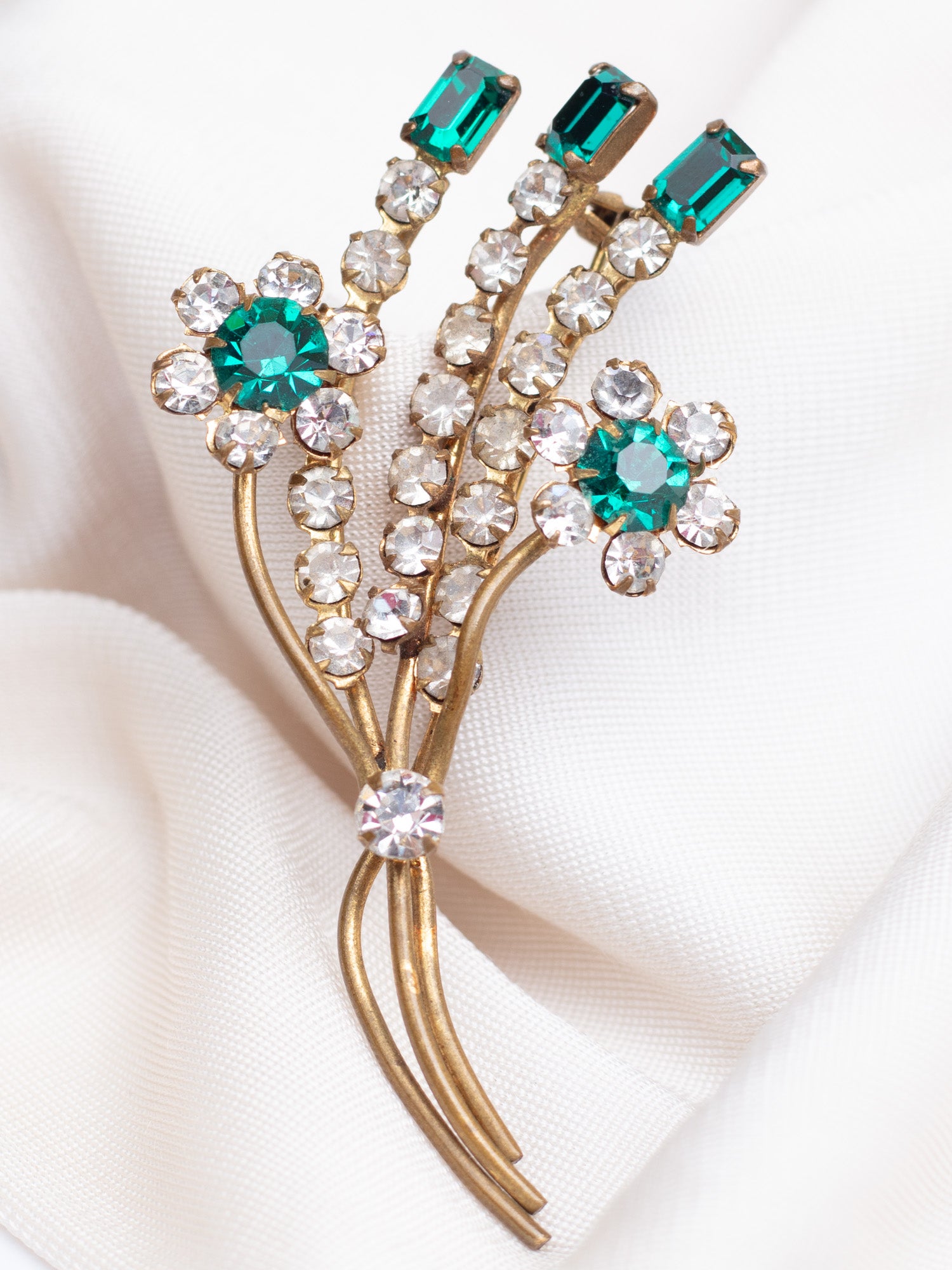 Vintage 50s Emerald Green Flower Spray Brooch by Northern Grip
