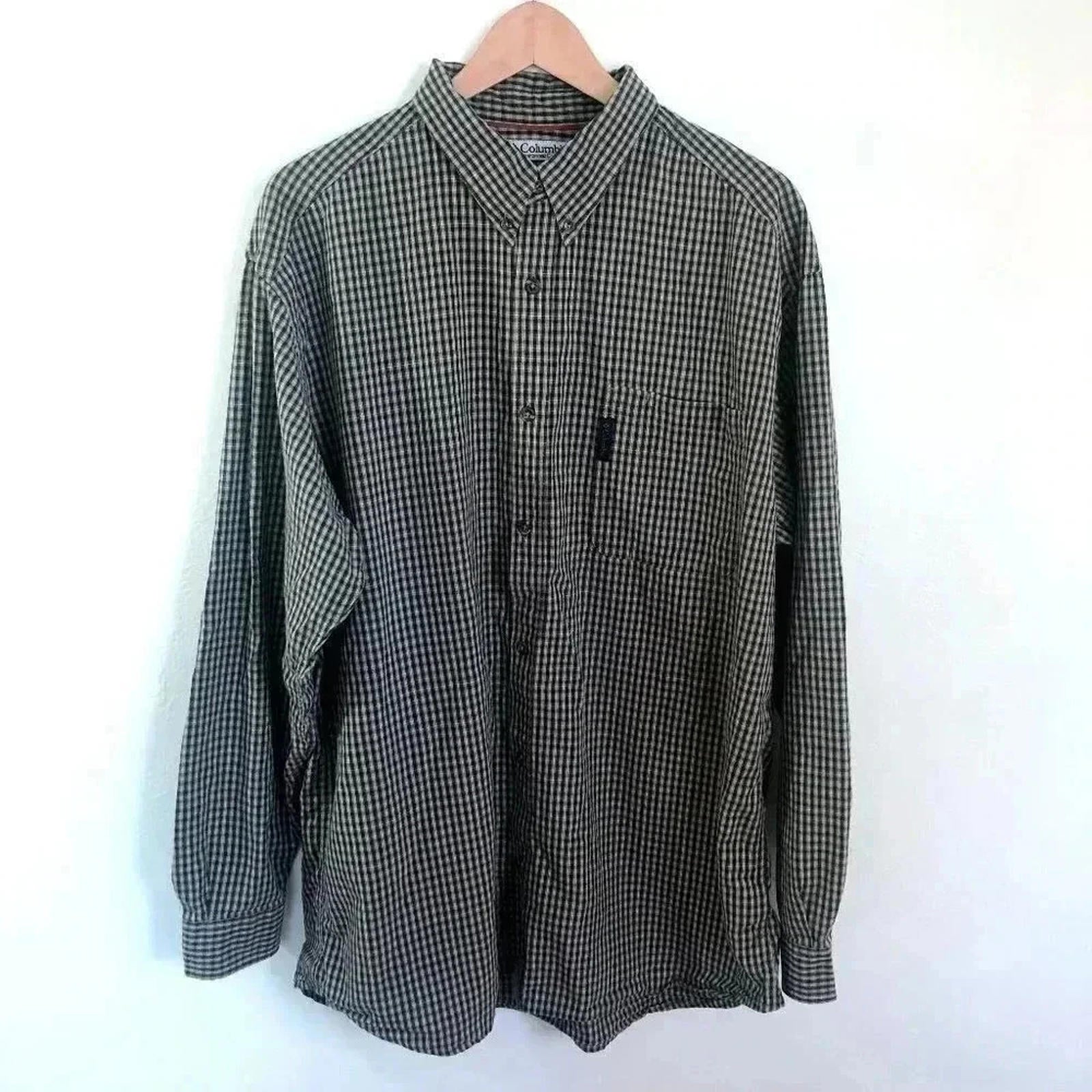 Columbia Men's Long Sleeved Button Up Black and White Size XL Hiking O by Hot Girl Secondhand