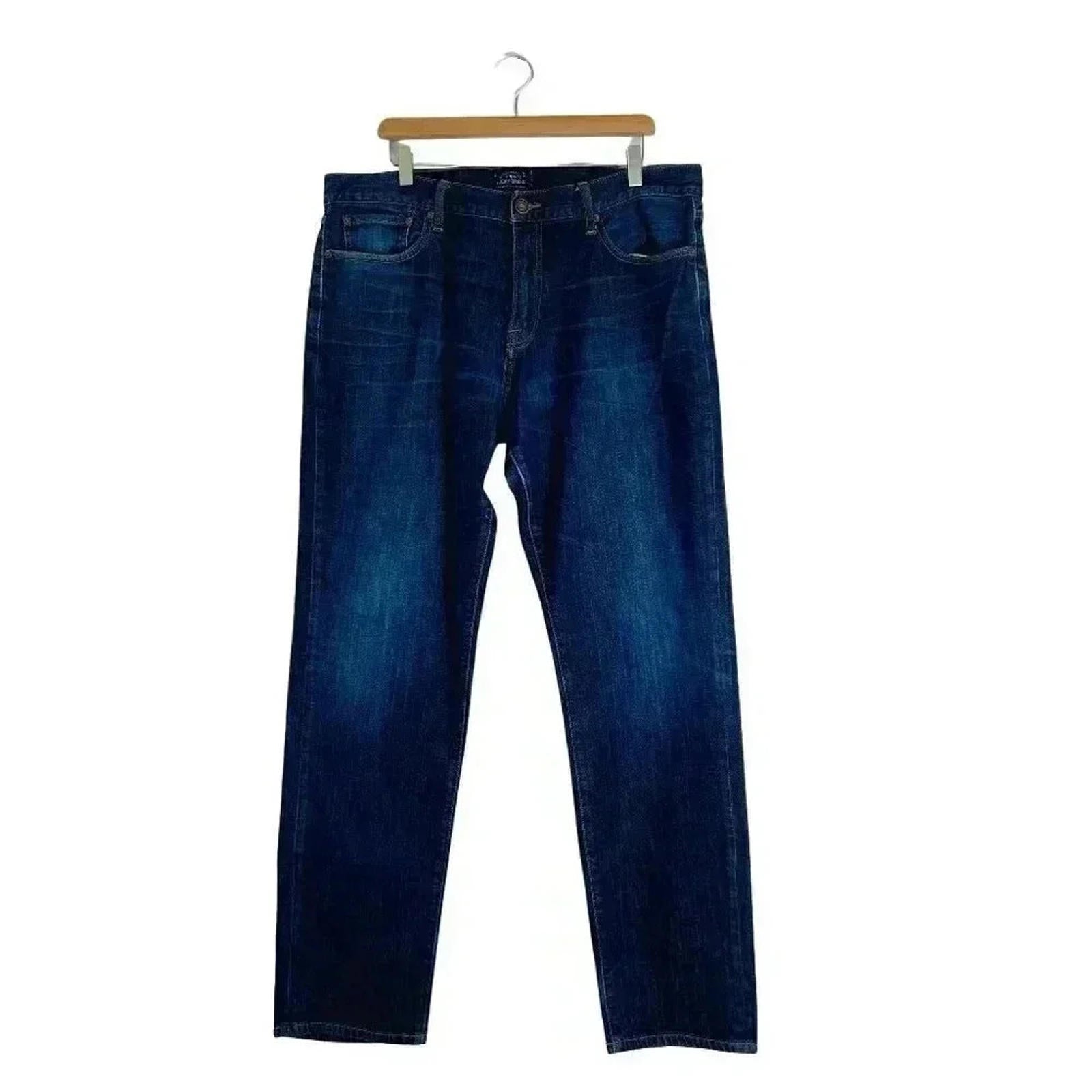 Lucky Brand Men's Medium-Dark Wash Straight Leg Jeans High Rise Size 3 by Hot Girl Secondhand