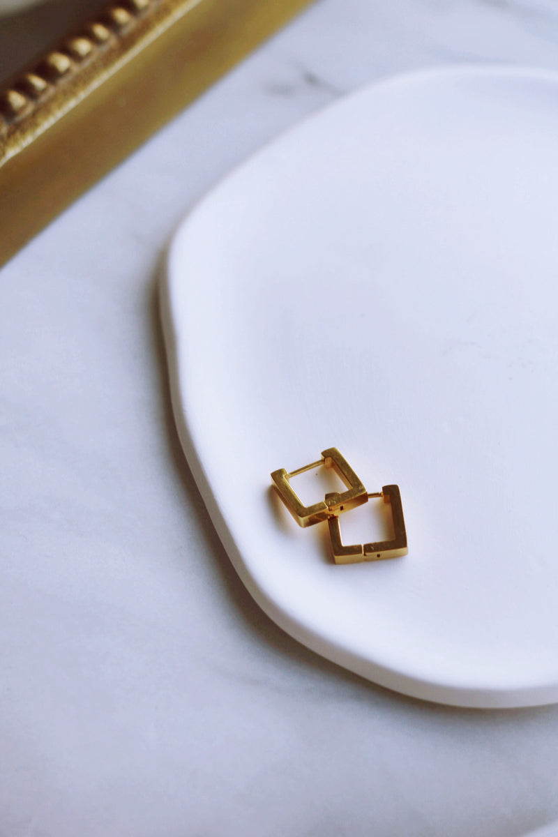 SIA SQUARE HOOPS IN GOLD (18K GOLD PLATED & WATERPROOF) by RAËLIV