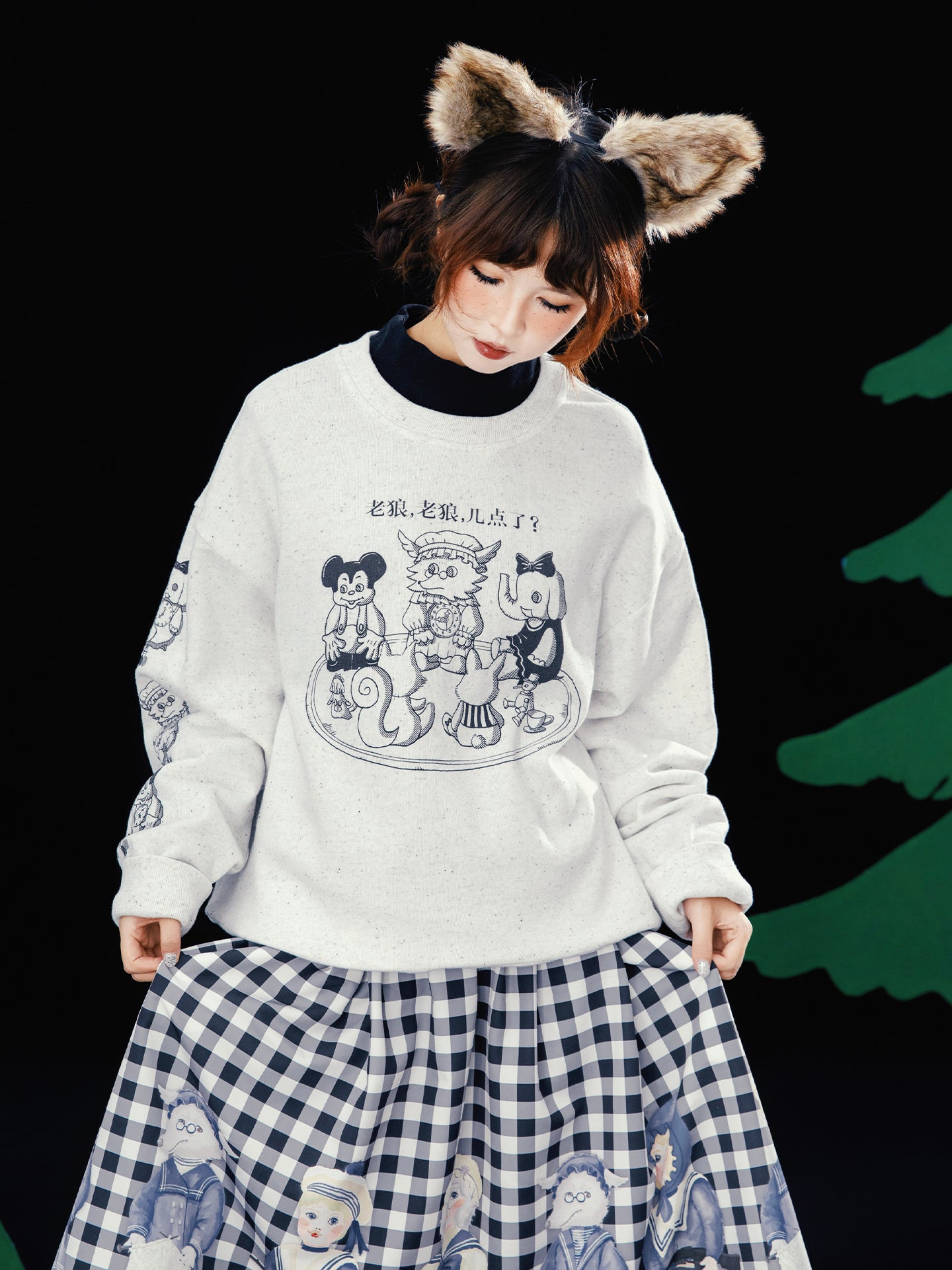 Kawaii Sweatshirt Grey Speckled Asymmetric Clock Print - Meugler by Land Decora