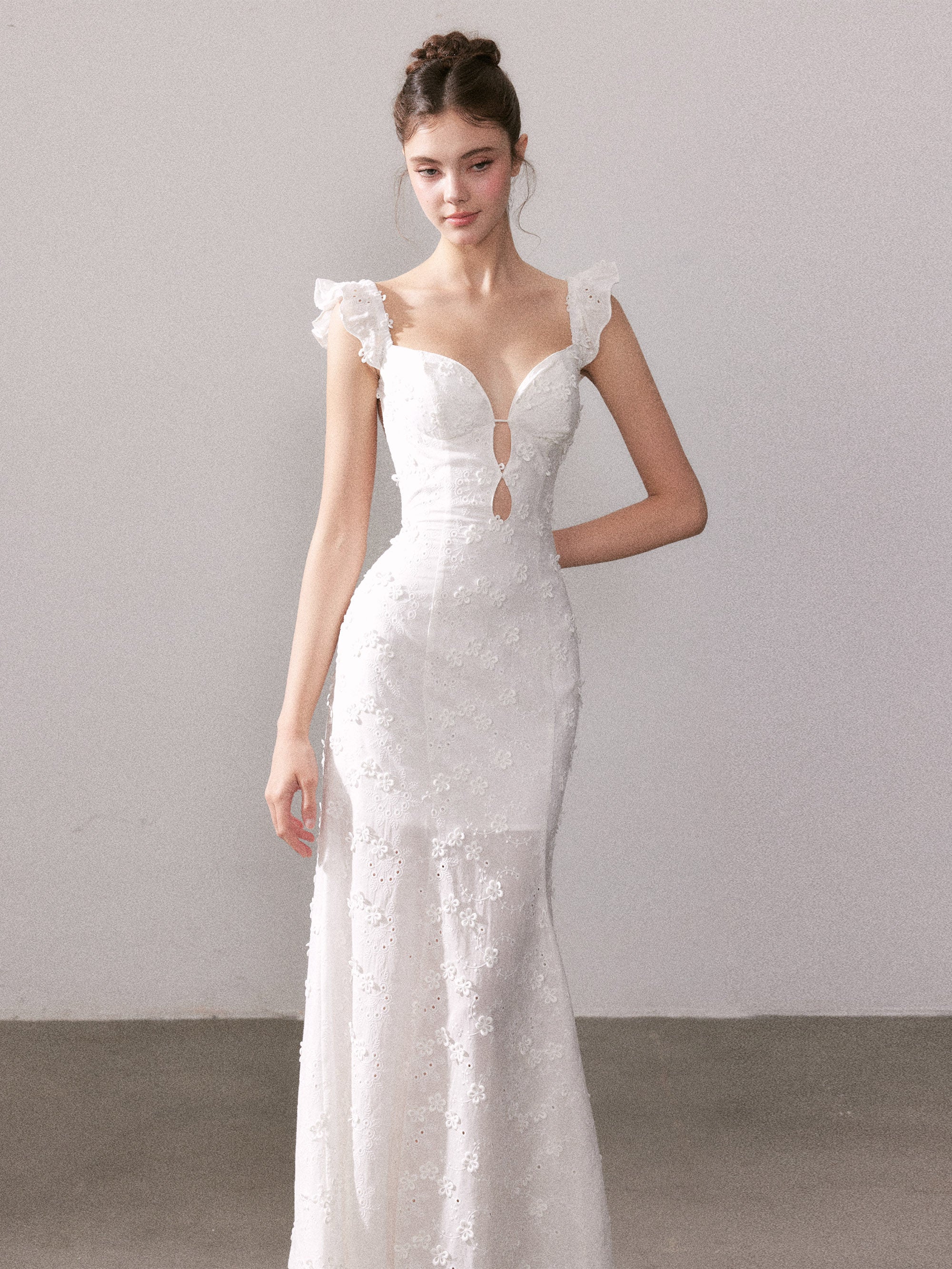 Ivory Floral Lace Maxi Dress - YZZI HE by Land Decora