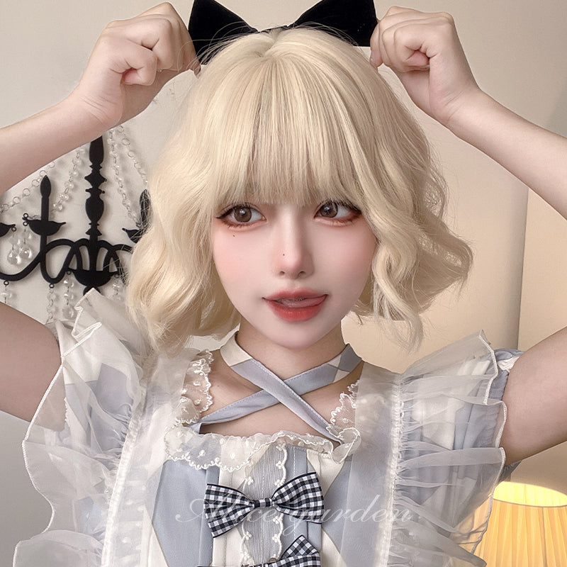 Alice Garden Platinum Blonde Short Wig with Bangs – Kawaii Curly Bob by Land Decora