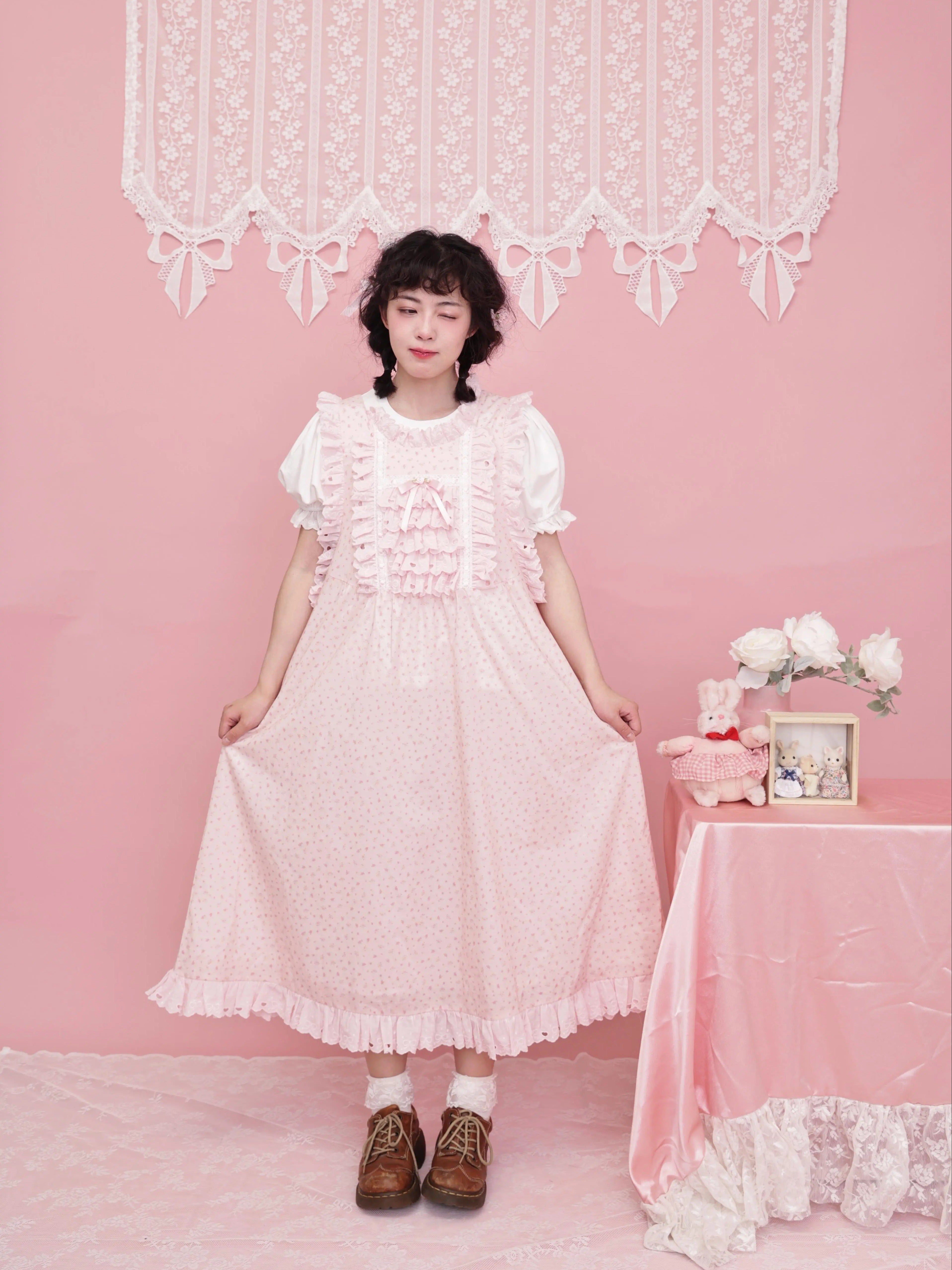 SemenCoicis – Pink Sleeveless Dress with Butterfly Embroidery by Land Decora