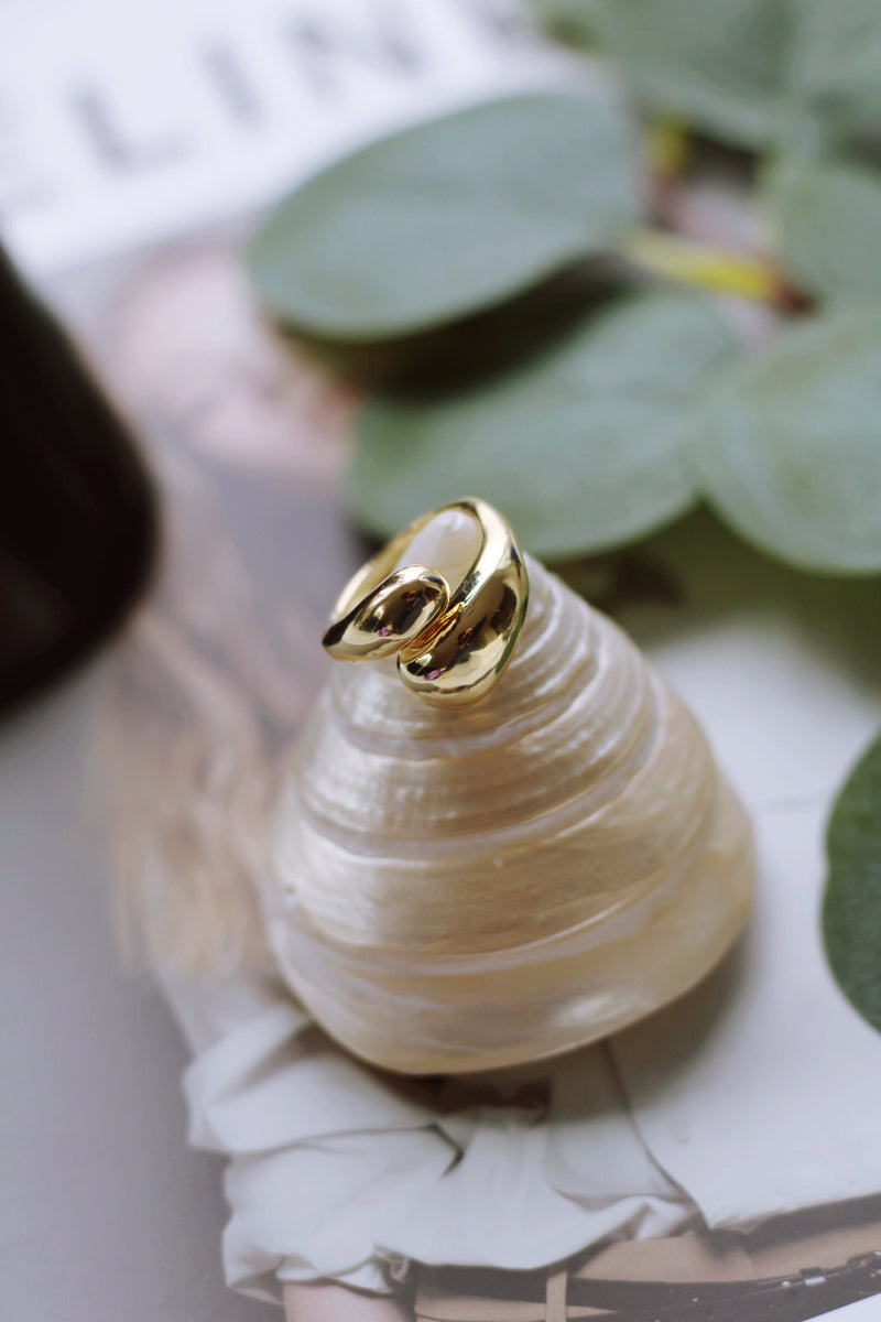 TEARDROP RING IN GOLD (WATERPROOF & 18K GOLD PLATED) by RAËLIV