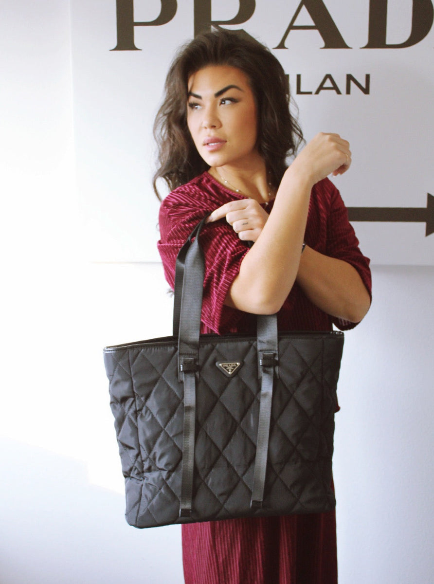 COASTLINE TOTE IN BLACK by RAËLIV