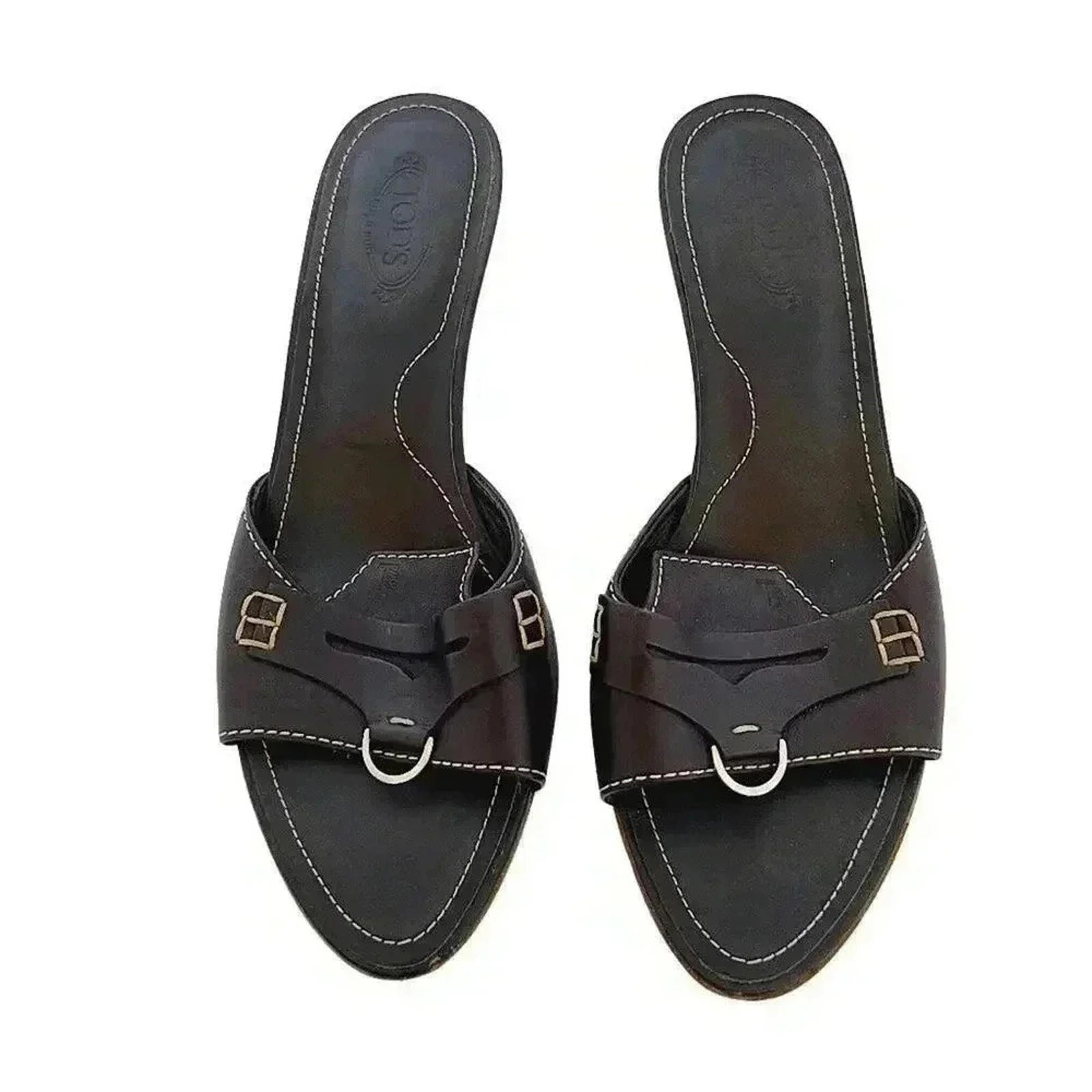 Tod's y2k Vintage Dark Brown Leather Kitten Heels Silver Ring Women's by Hot Girl Secondhand