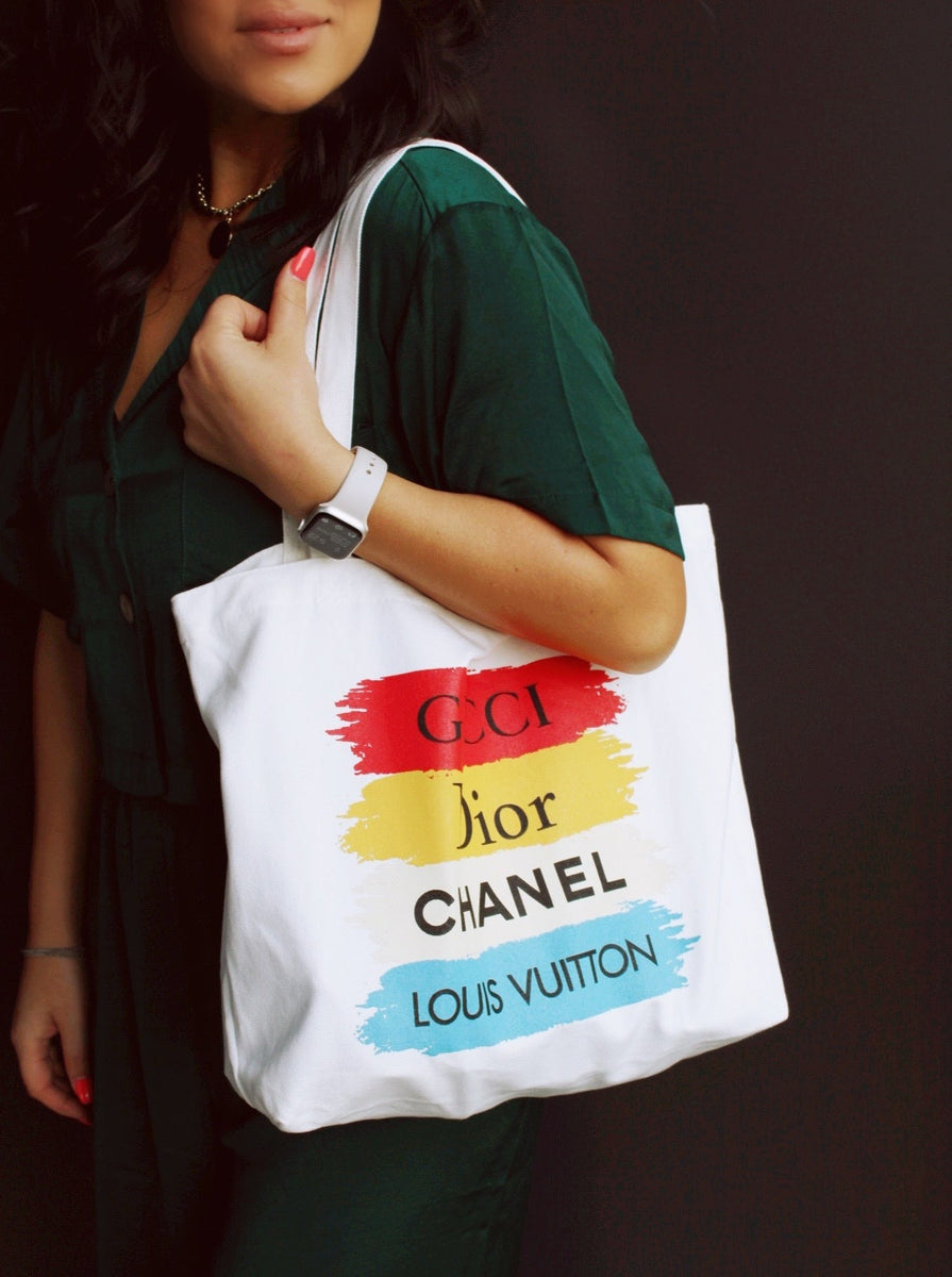 LAYLA TOTE BAG IN WHITE by RAËLIV