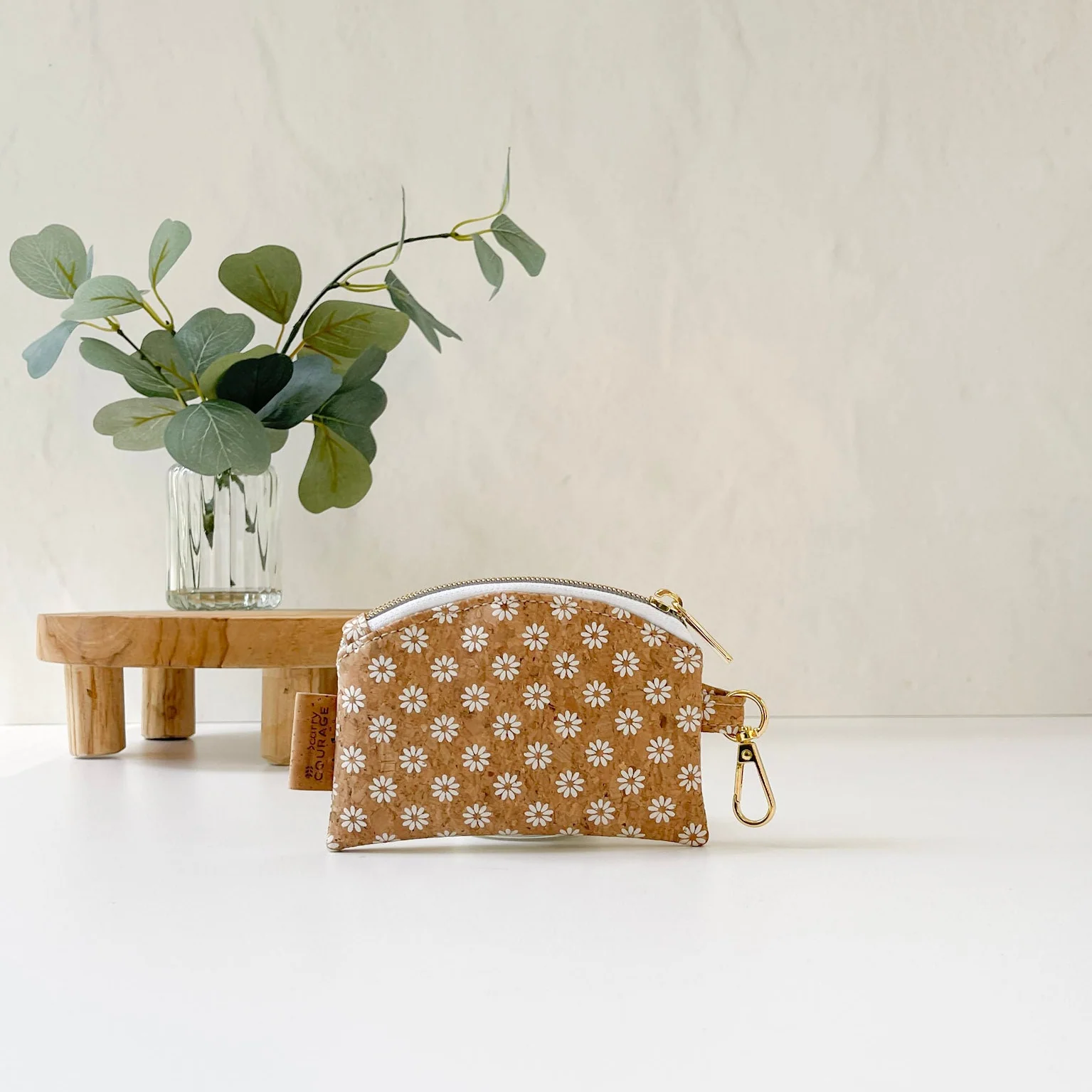 MOVER & SHAKER curvy pouch by Carry Courage