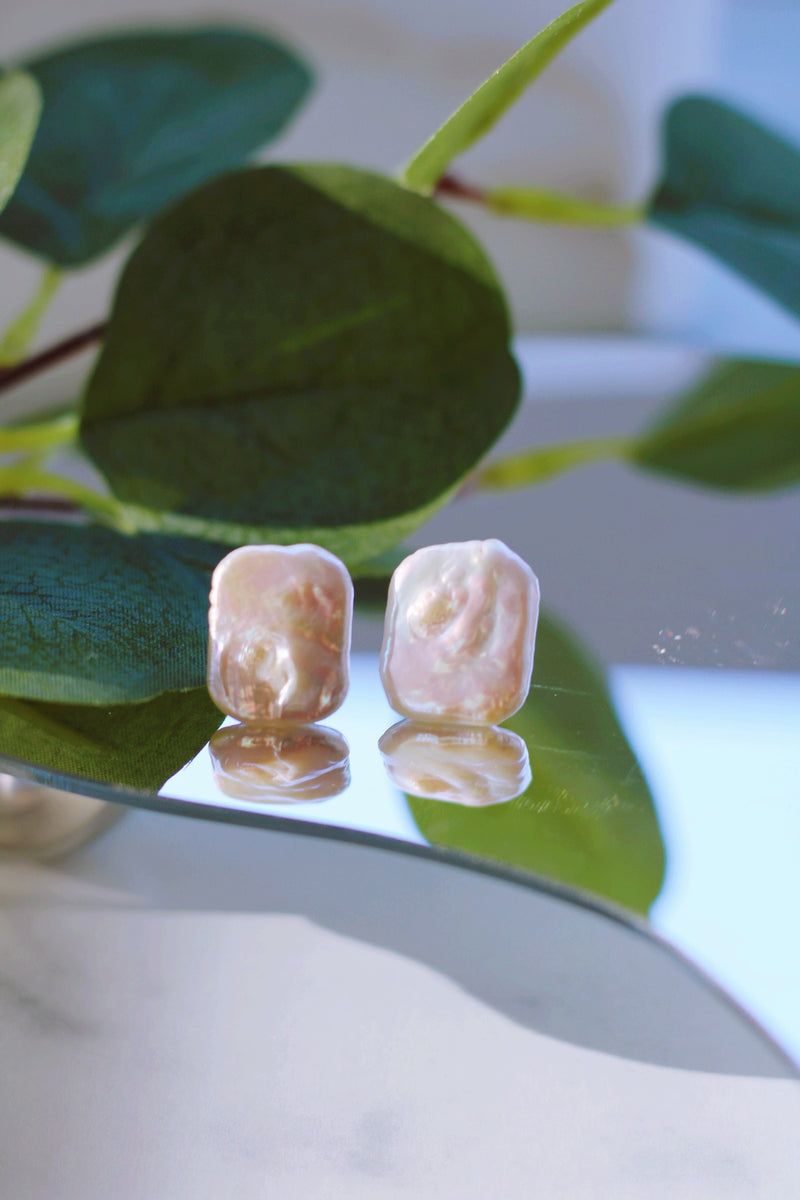 NORA SQUARE PEARL STUDS (NATURAL PEARL + WATERPROOF) by RAËLIV