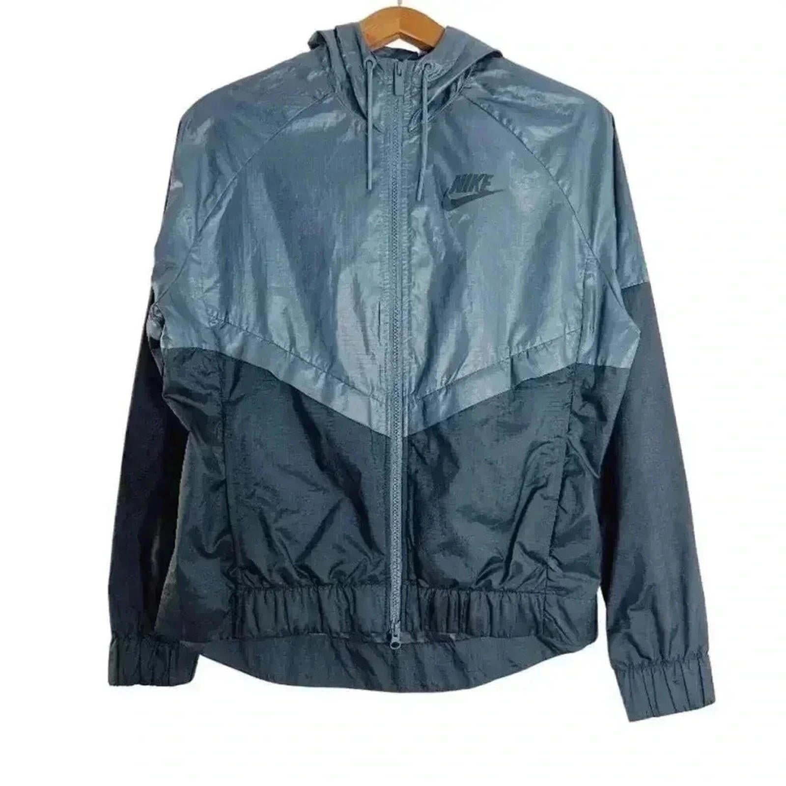 Nike Grey Women's Windbreaker Running Jacket Athletic Athleisure Worko by Hot Girl Secondhand