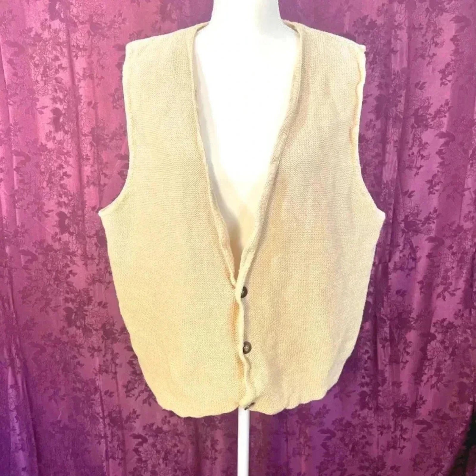 Vintage Men's Cream Knit Vest Grandpacore Size L by Hot Girl Secondhand