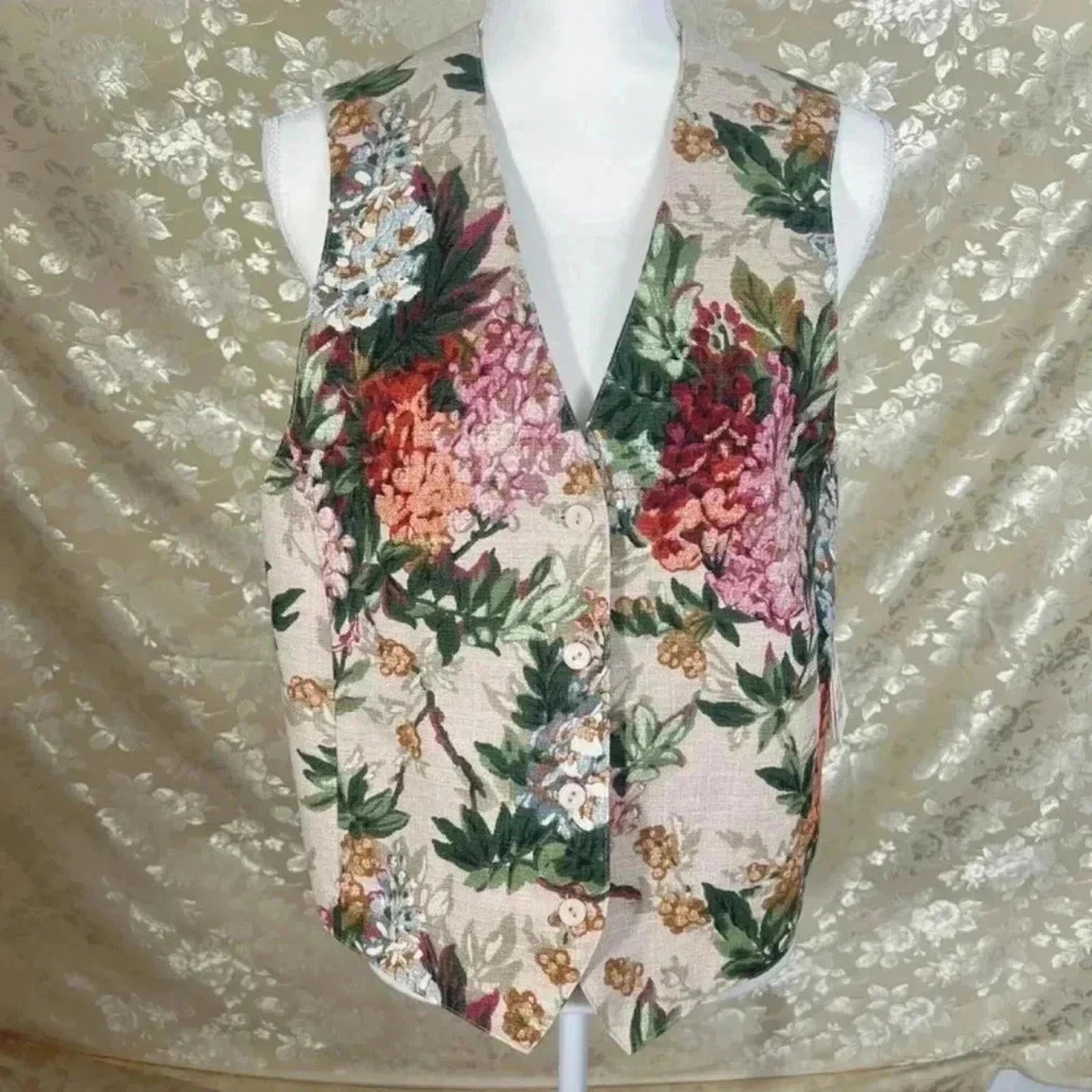 NWT 90s Vintage Floral Embroidered Vest Women's Size 11/12 Cottagecore by Hot Girl Secondhand