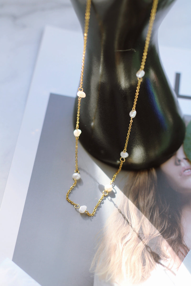 ARIA DAINTY PEARL NECKLACE (WATERPROOF & 18K GOLD PLATED) by RAËLIV