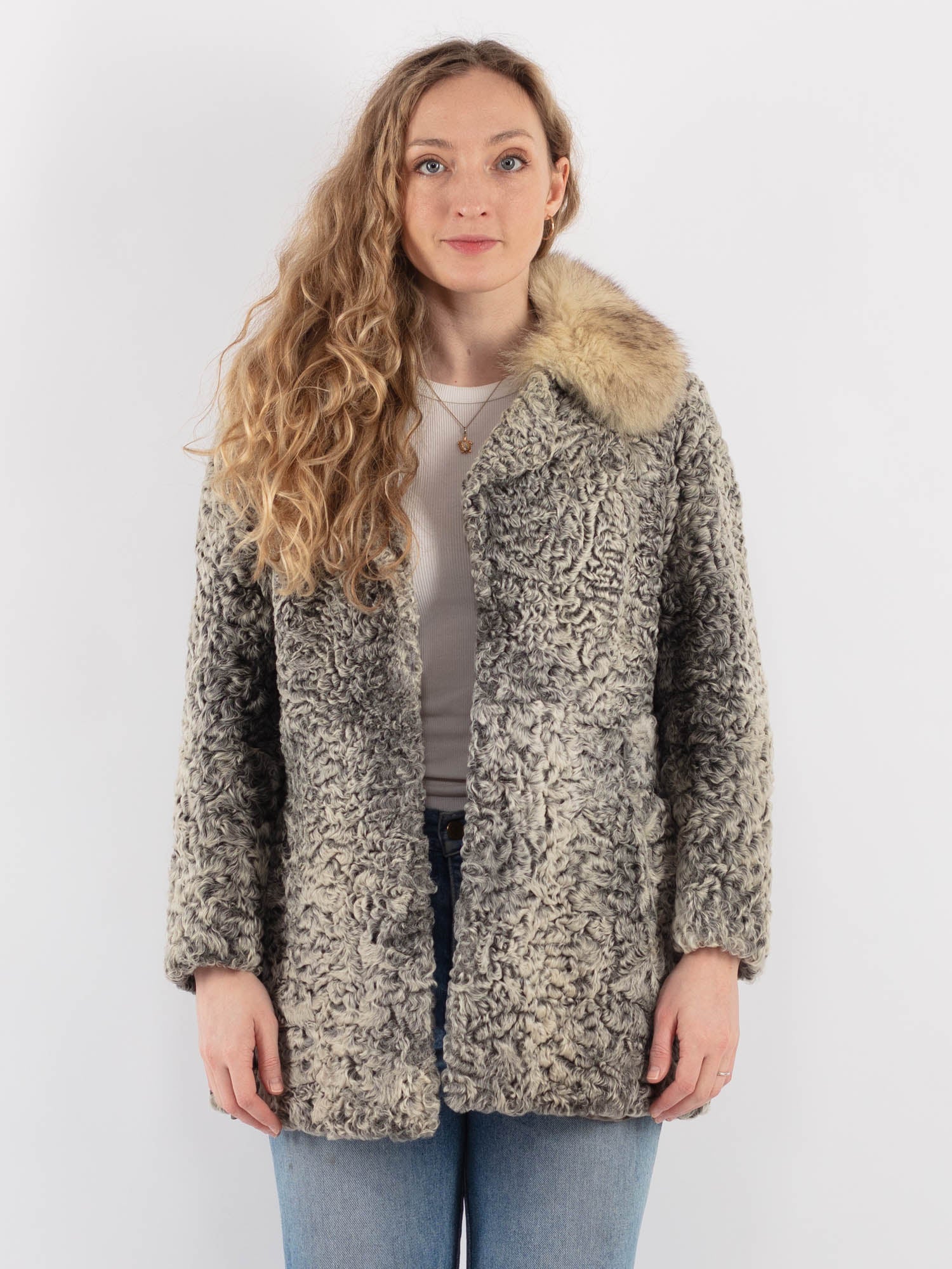 Vintage 70's Women Sheepskin Wool Coat in Gray by Northern Grip