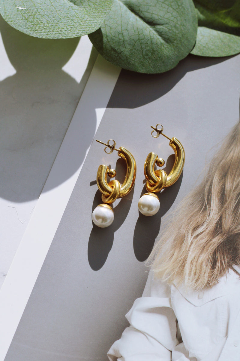 LORNA PEARL EARRINGS (WATERPROOF & 18K GOLD PLATED) by RAËLIV