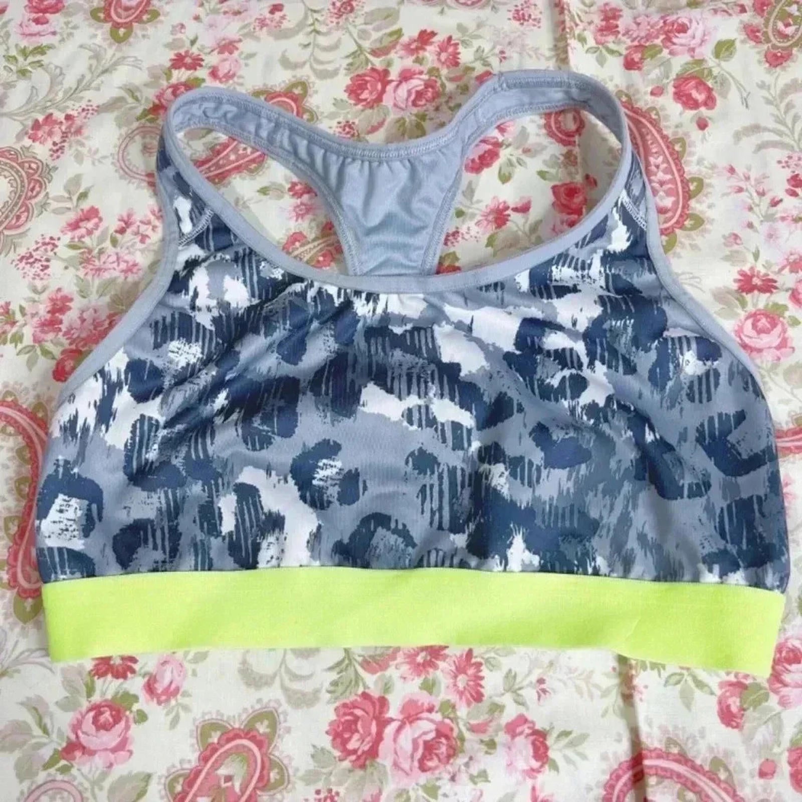 Grey Camo Sports Bra Size S by Hot Girl Secondhand