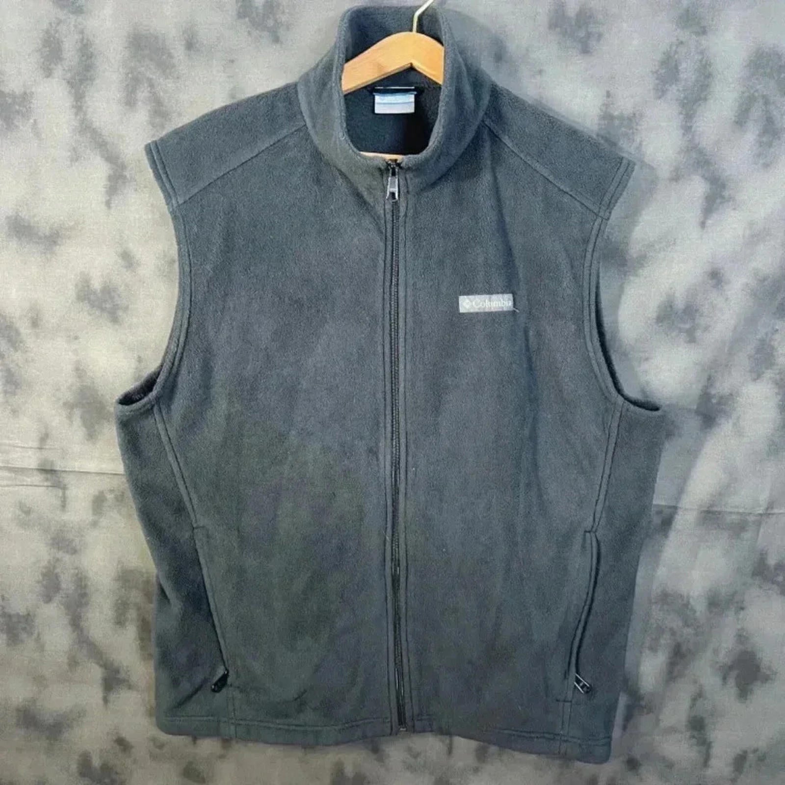 Columbia Men's Black Fleece Vest Size L by Hot Girl Secondhand