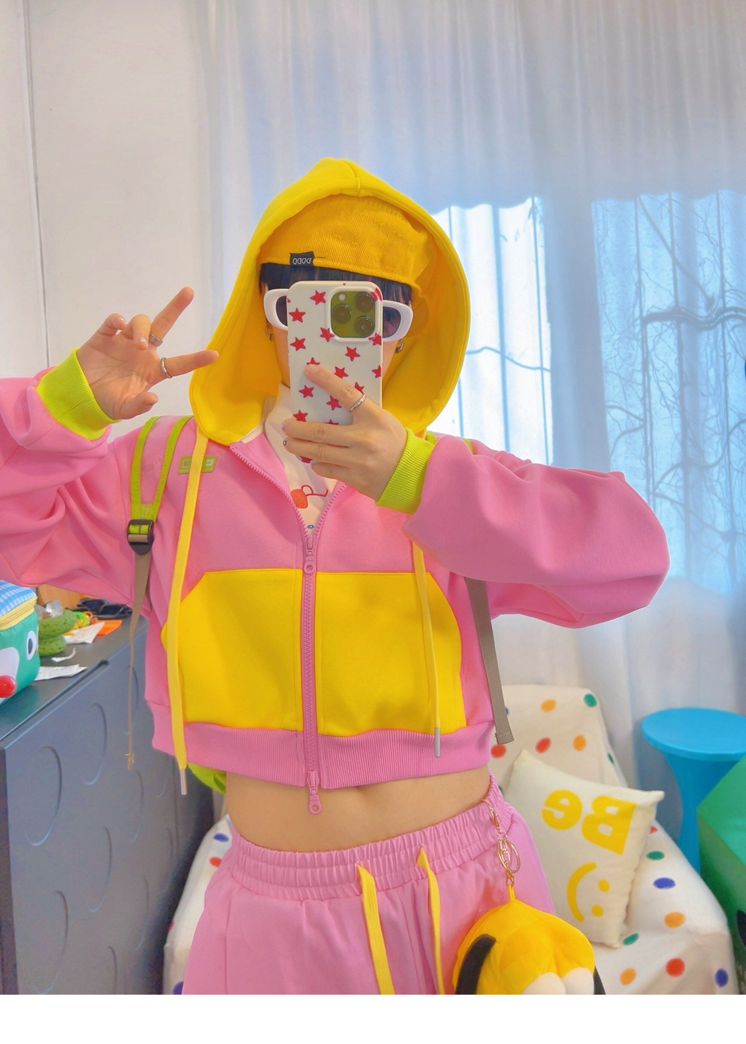 Pink Dopamine Cropped Hoodie - KURIOSITAET by Land Decora