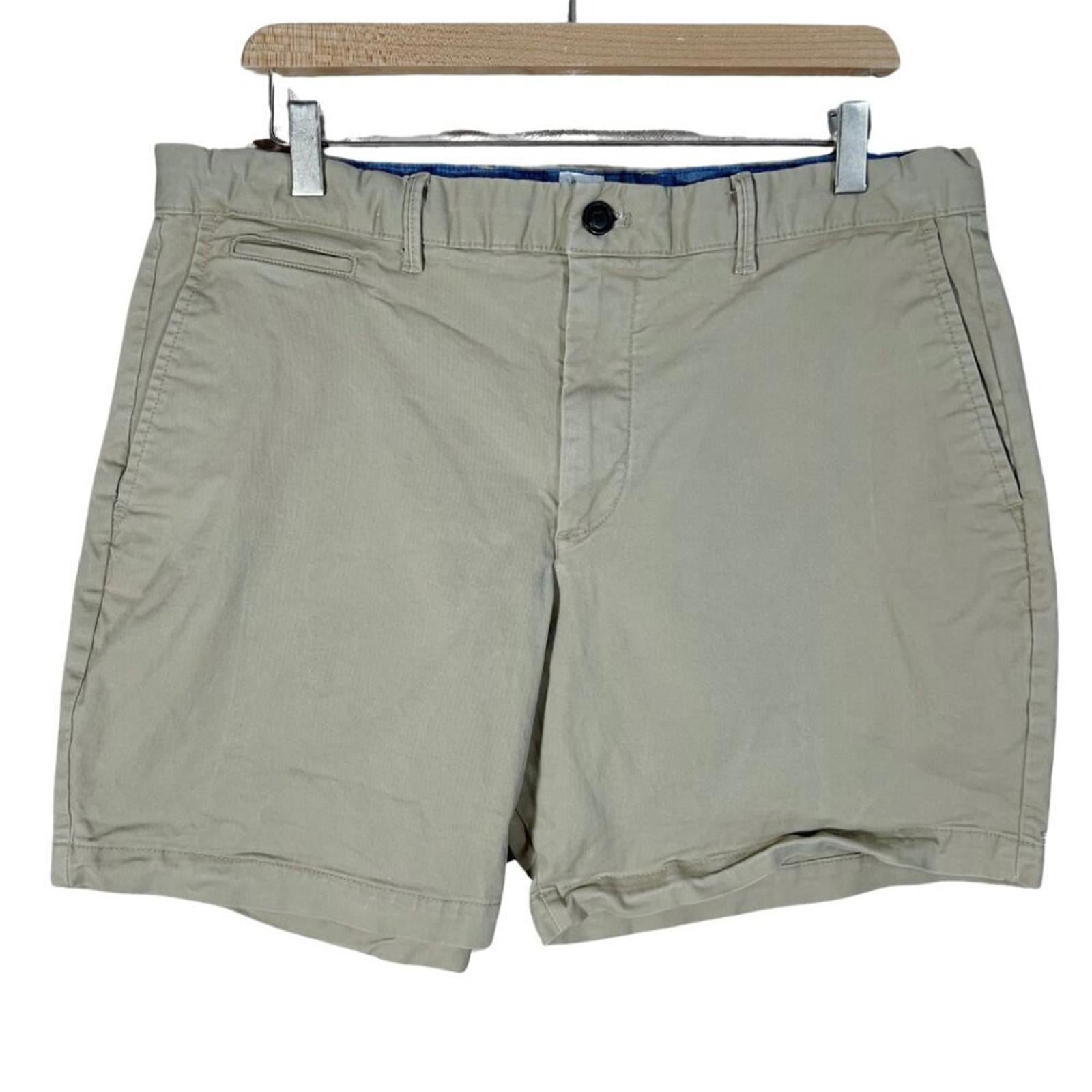 GAP Men's Tan Khaki Shorts Size 34 by Hot Girl Secondhand