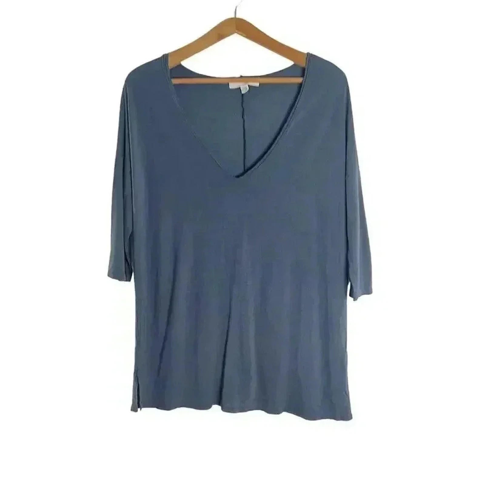 Urban Outfitters UO Project Social Tee Charcoal Grey V Neck Tee Women' by Hot Girl Secondhand
