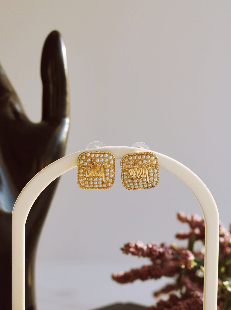 IRIS EARRINGS IN PEARL by RAËLIV