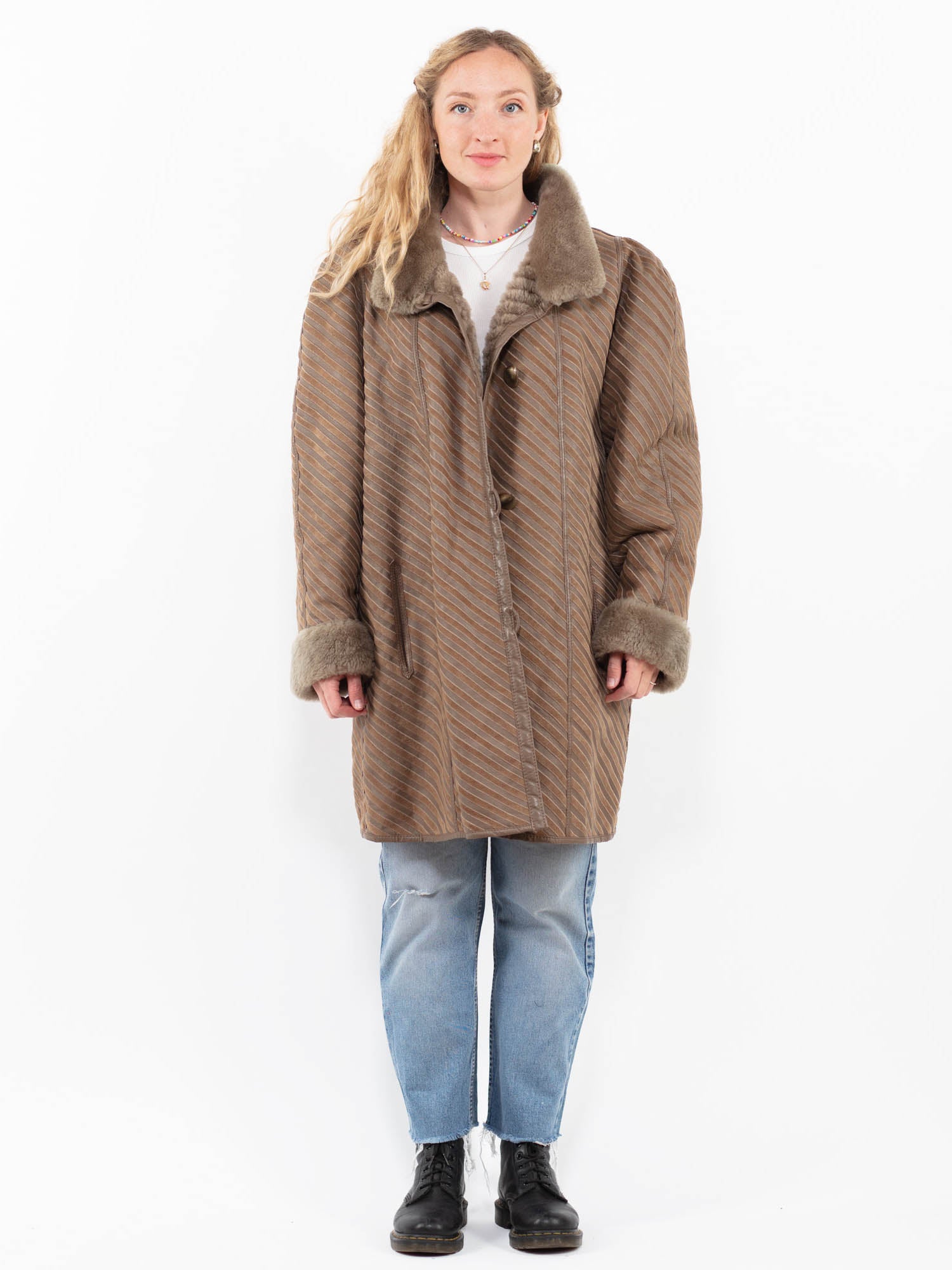 Vintage 80's Women Sheepskin Coat in Beige by Northern Grip