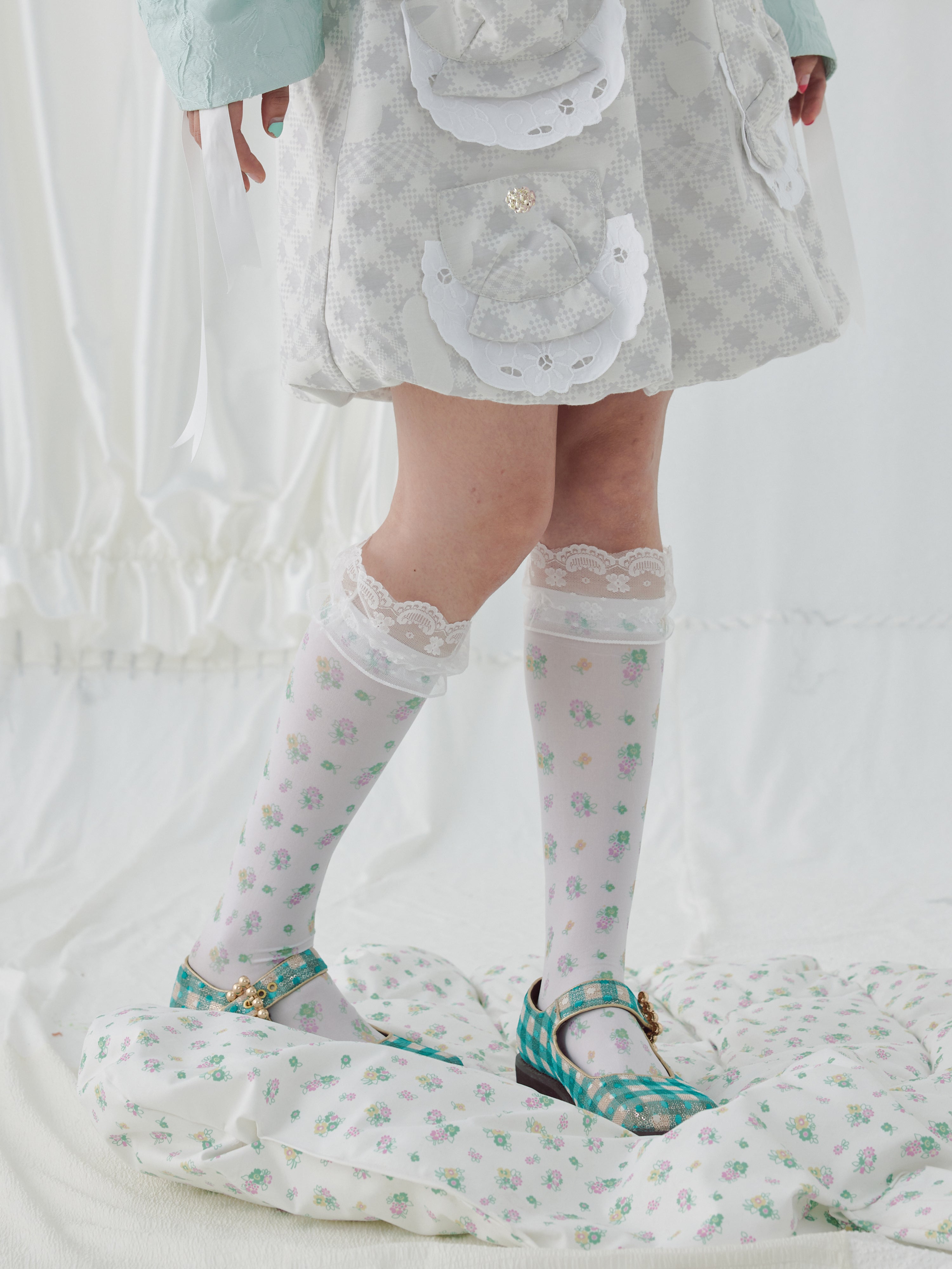 Harajuku Socks Floral Print Lace Trim Mid-Calf Socks - HELPHELP by Land Decora
