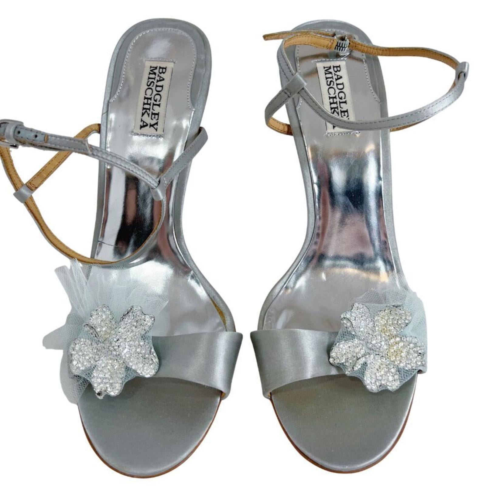 NWT RARE Badgely Mischka Silver Flower Emblem Heels Pumps Women's Size by Hot Girl Secondhand