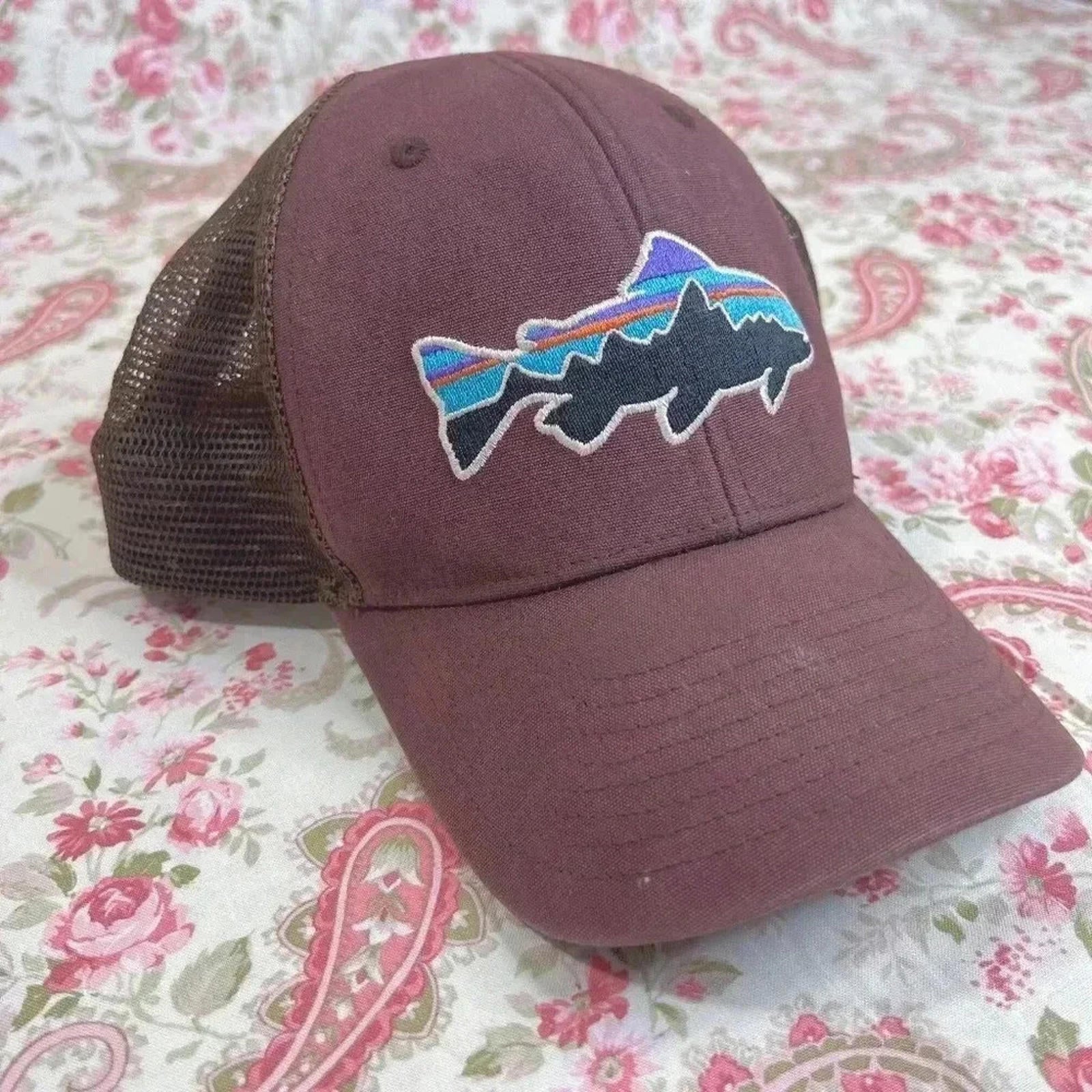 Patagonia Brown Trout Mountains Snapback Cap Fish Logo by Hot Girl Secondhand