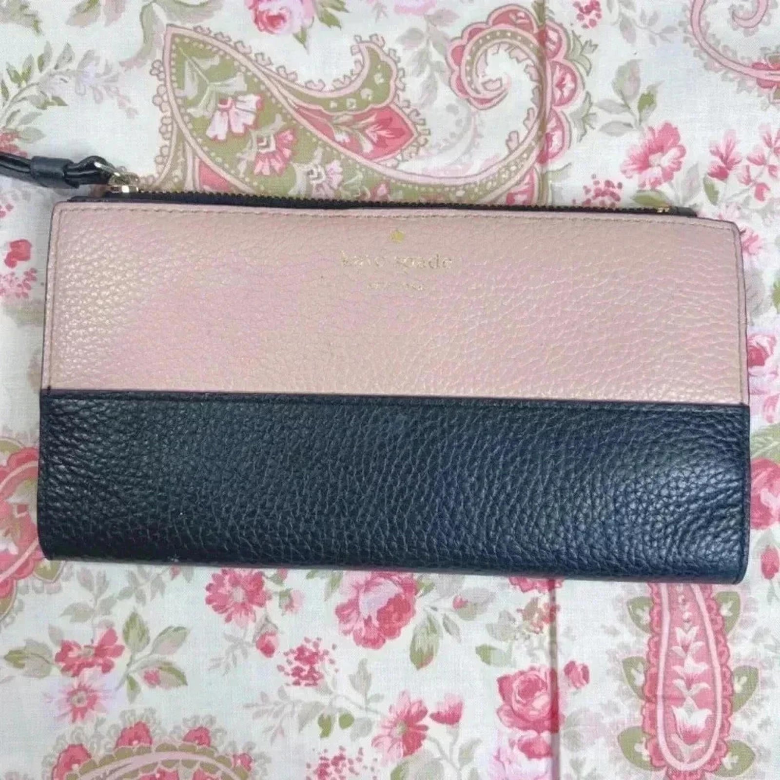 Kate Spade Light Pink and Black Colorblock Wristlet Pebbled Leather Ba by Hot Girl Secondhand
