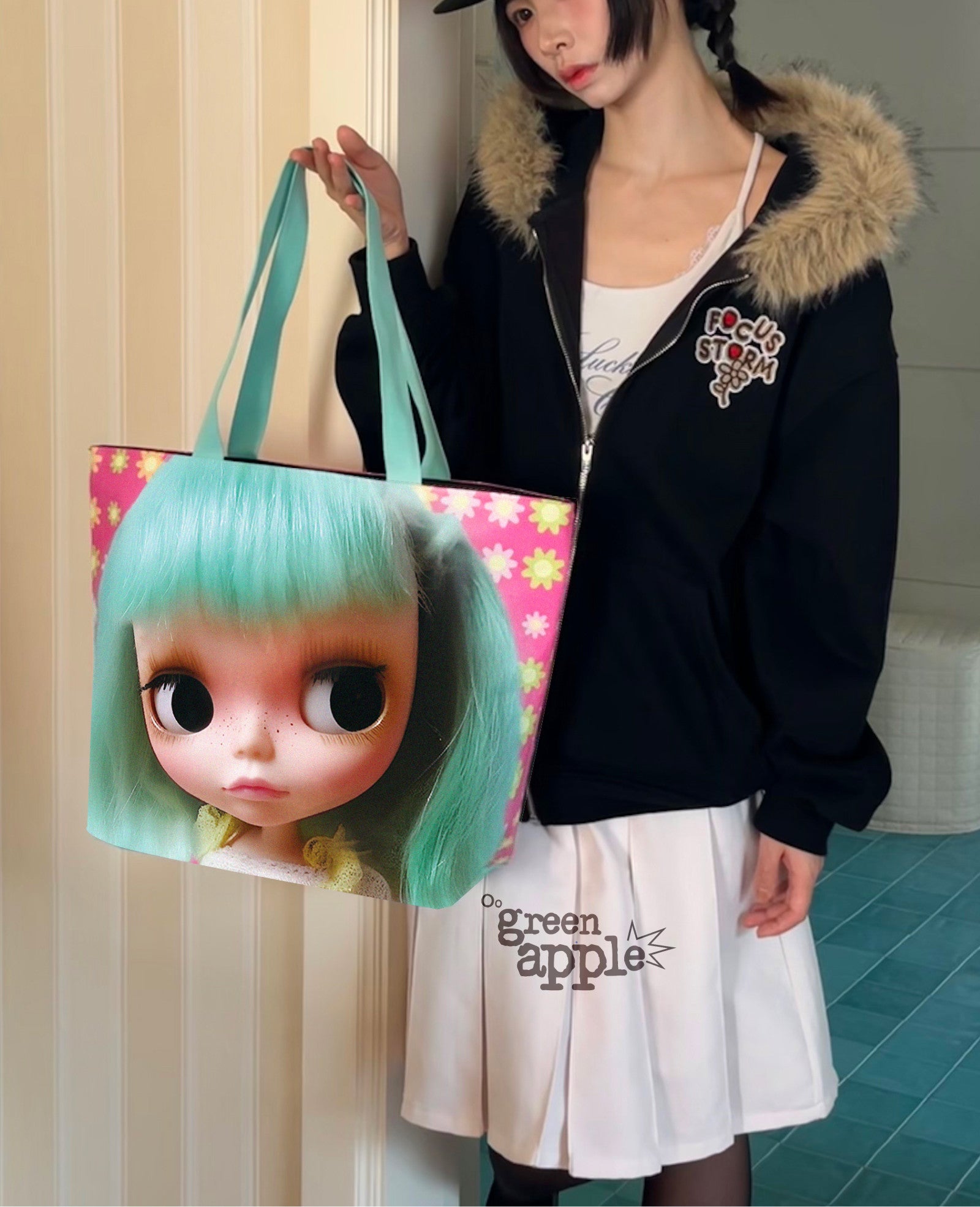 Y2K Doll Print Tote Bag - Oogreenapple by Land Decora