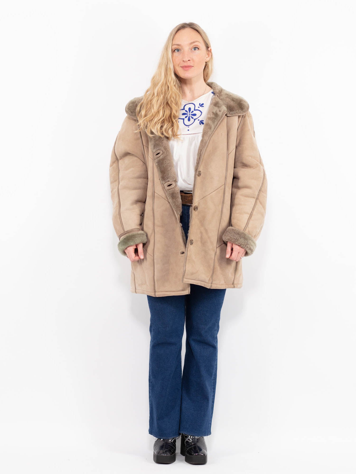 Vintage 90's Women Sheepskin Coat in Beige by Northern Grip